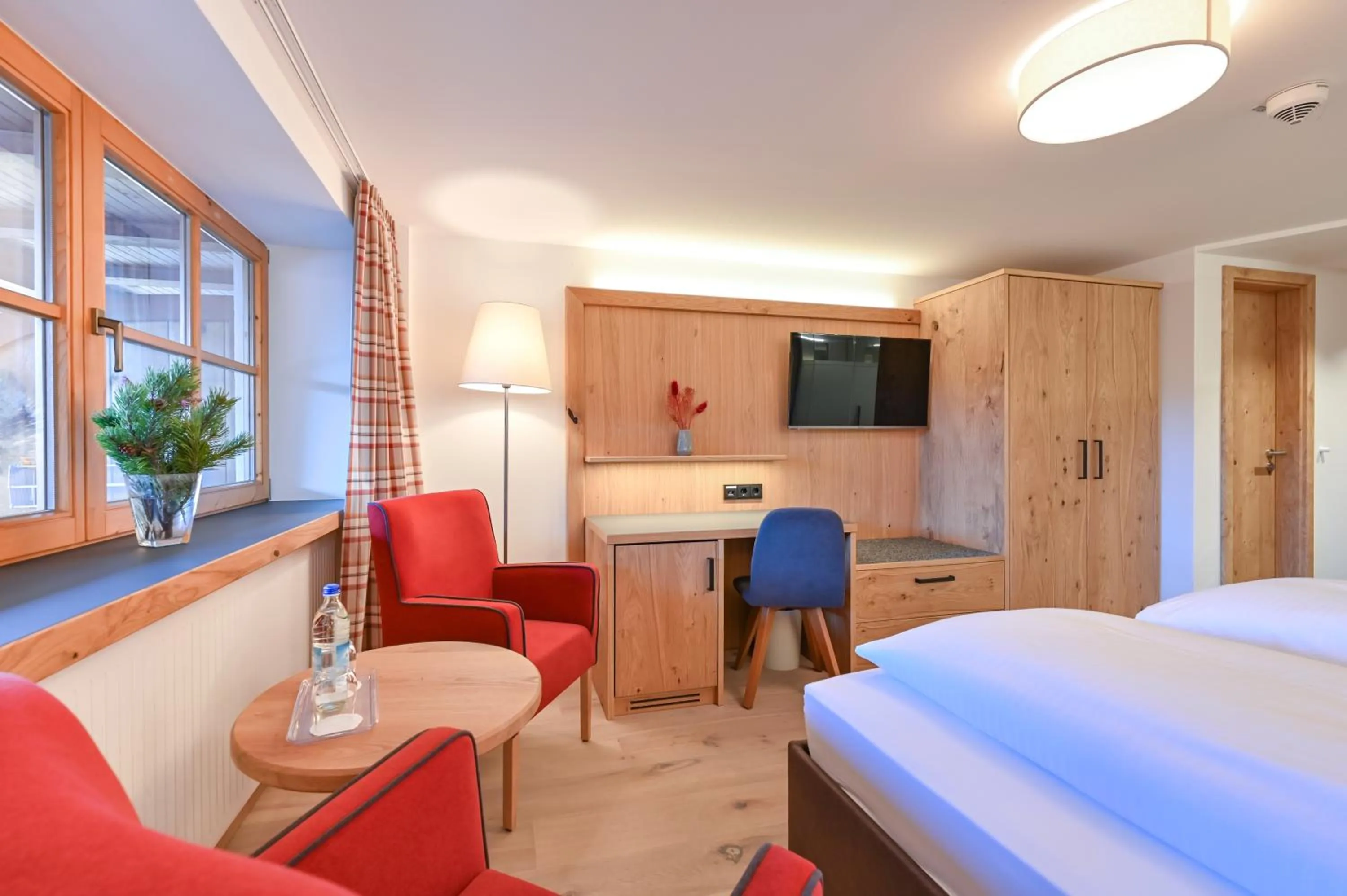 Photo of the whole room, Bed in Hotel Helmer