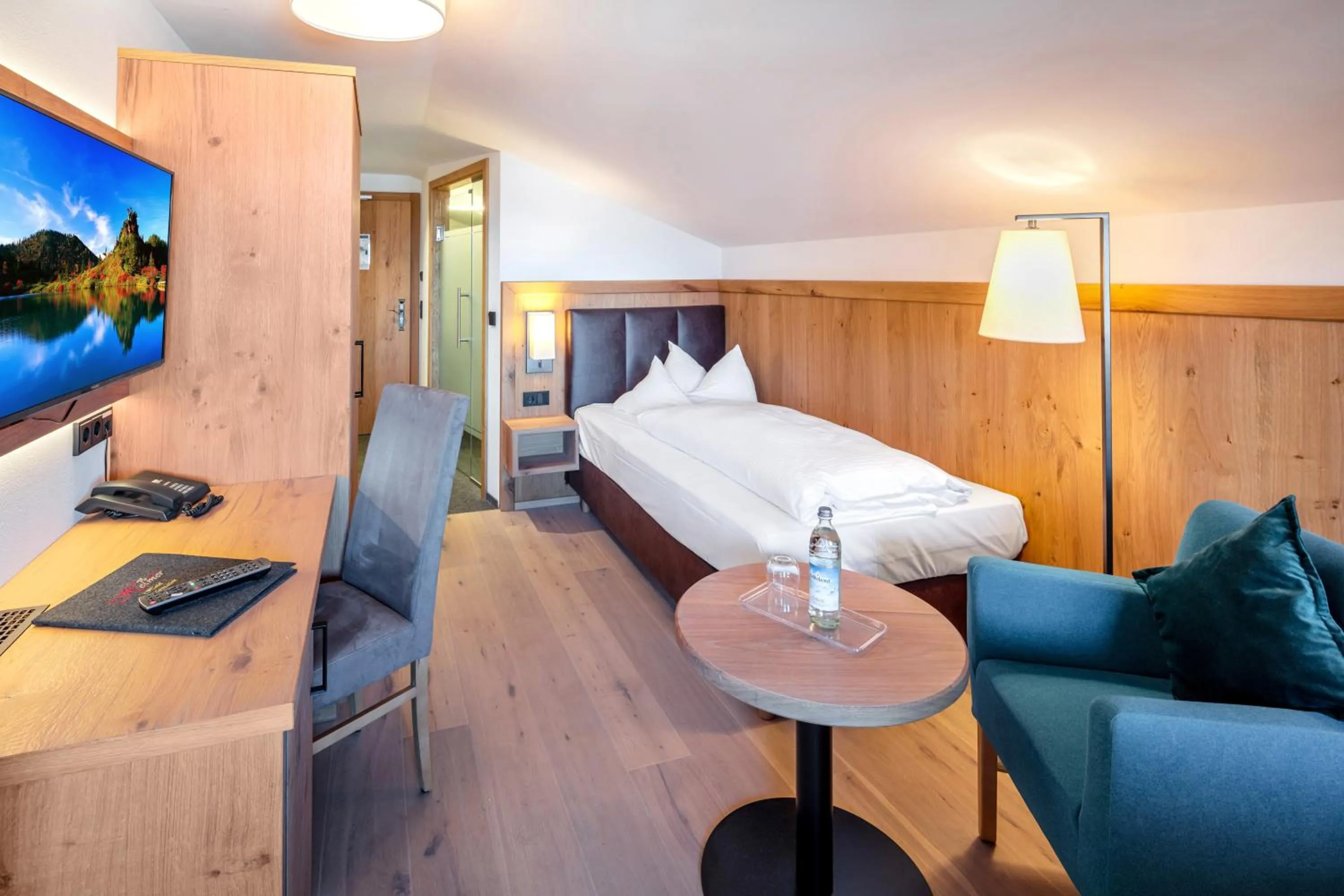 Photo of the whole room, Bed in Hotel Helmer