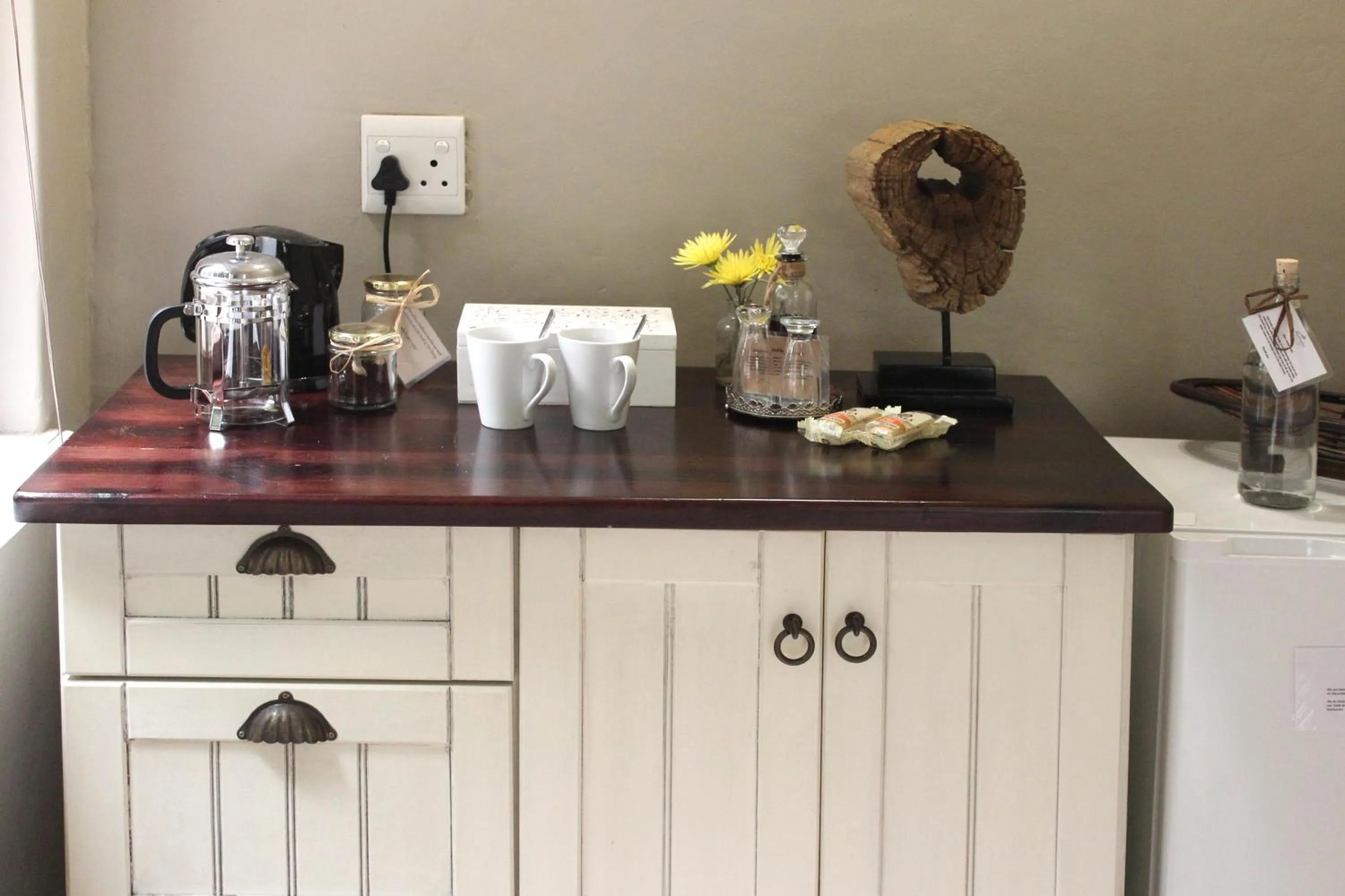 Coffee/tea facilities in Blackwaters River Lodge, Knysna