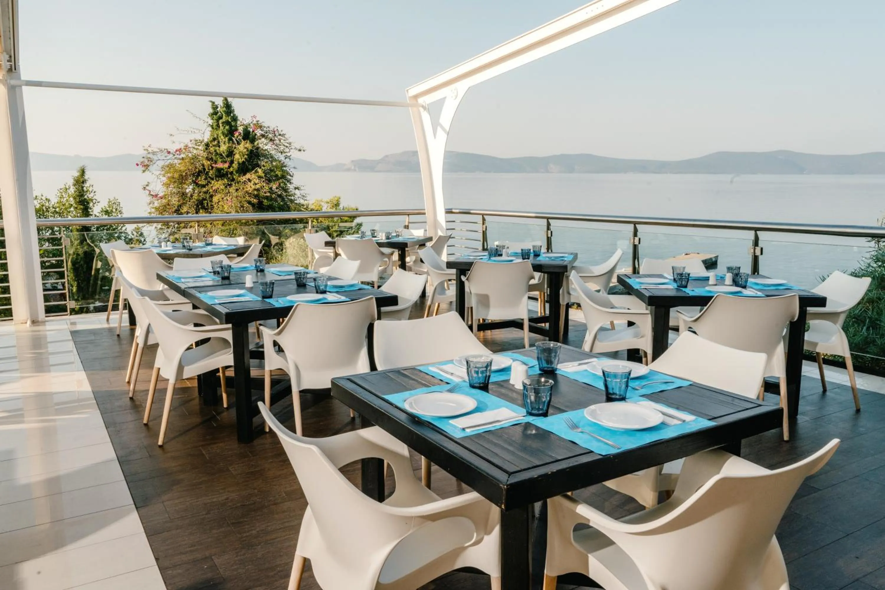 Restaurant/places to eat in Hydra Beach Resort