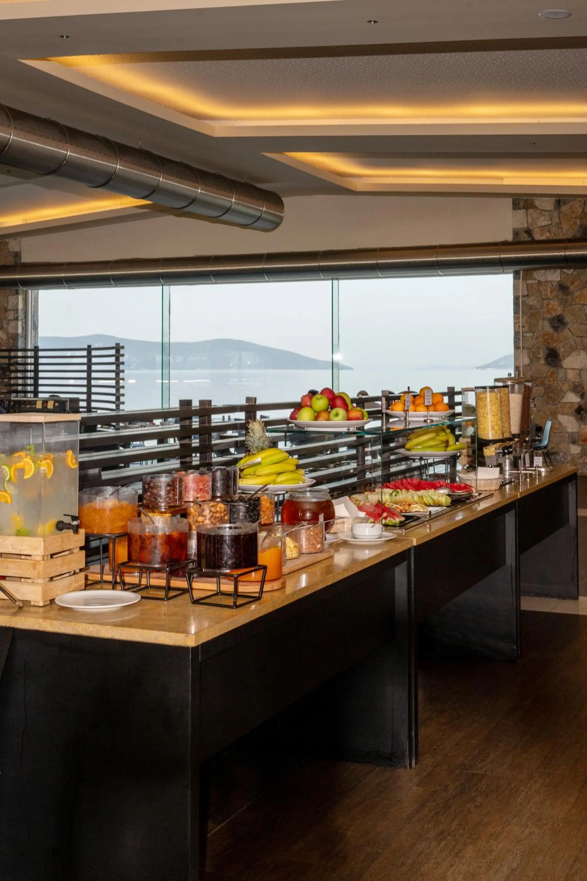 Restaurant/places to eat in Hydra Beach Resort