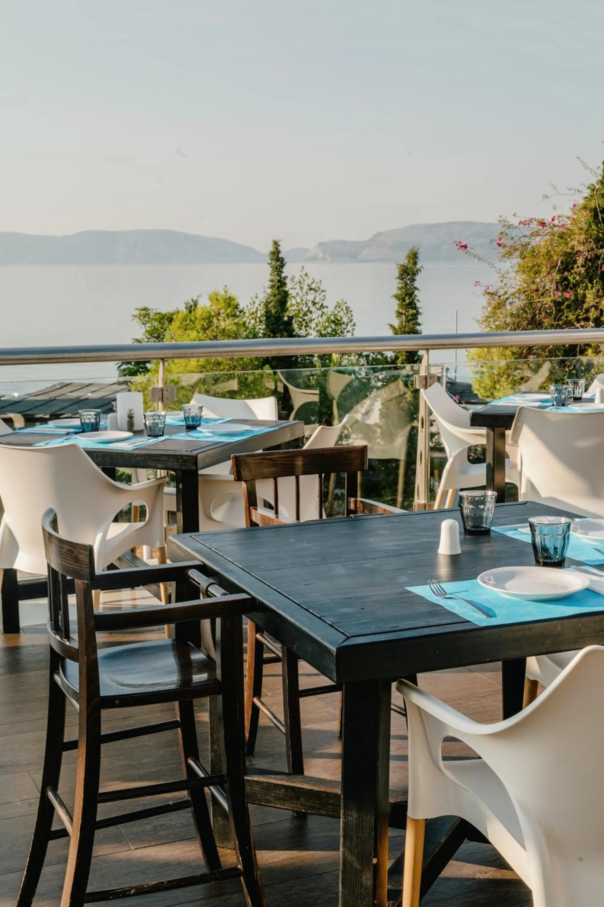 Restaurant/places to eat in Hydra Beach Resort