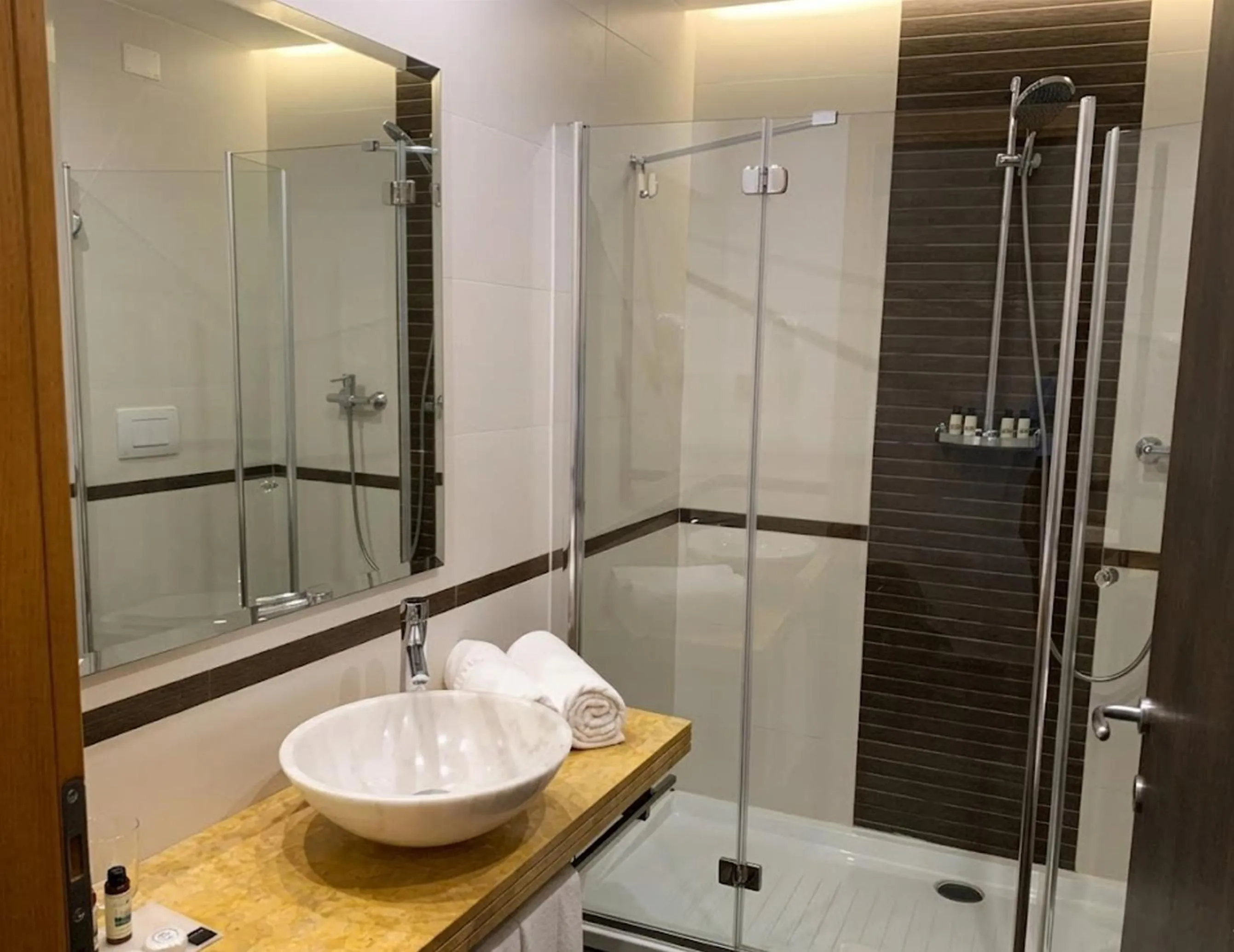 Shower in Hydra Beach Resort