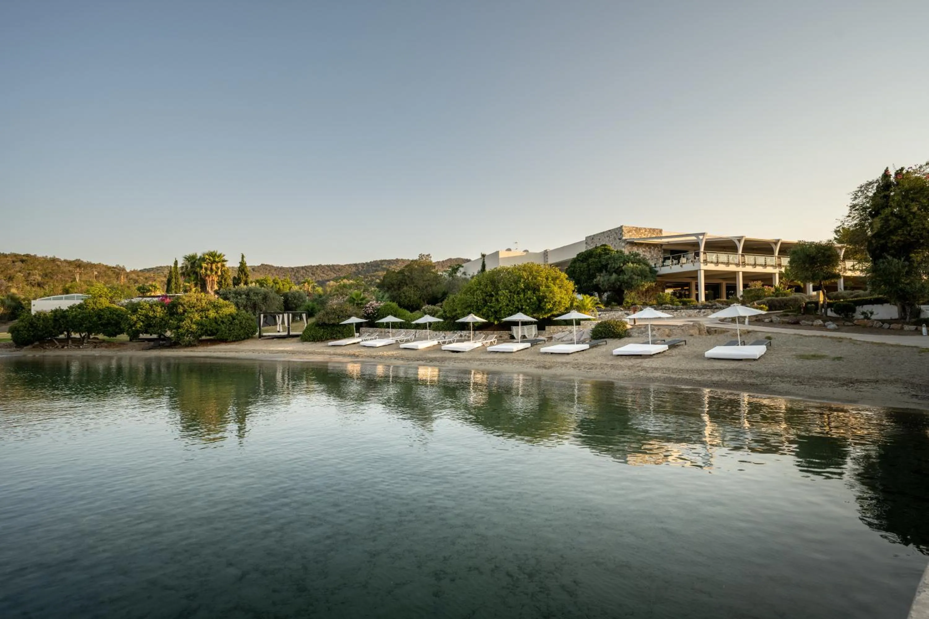 Beach in Hydra Beach Resort