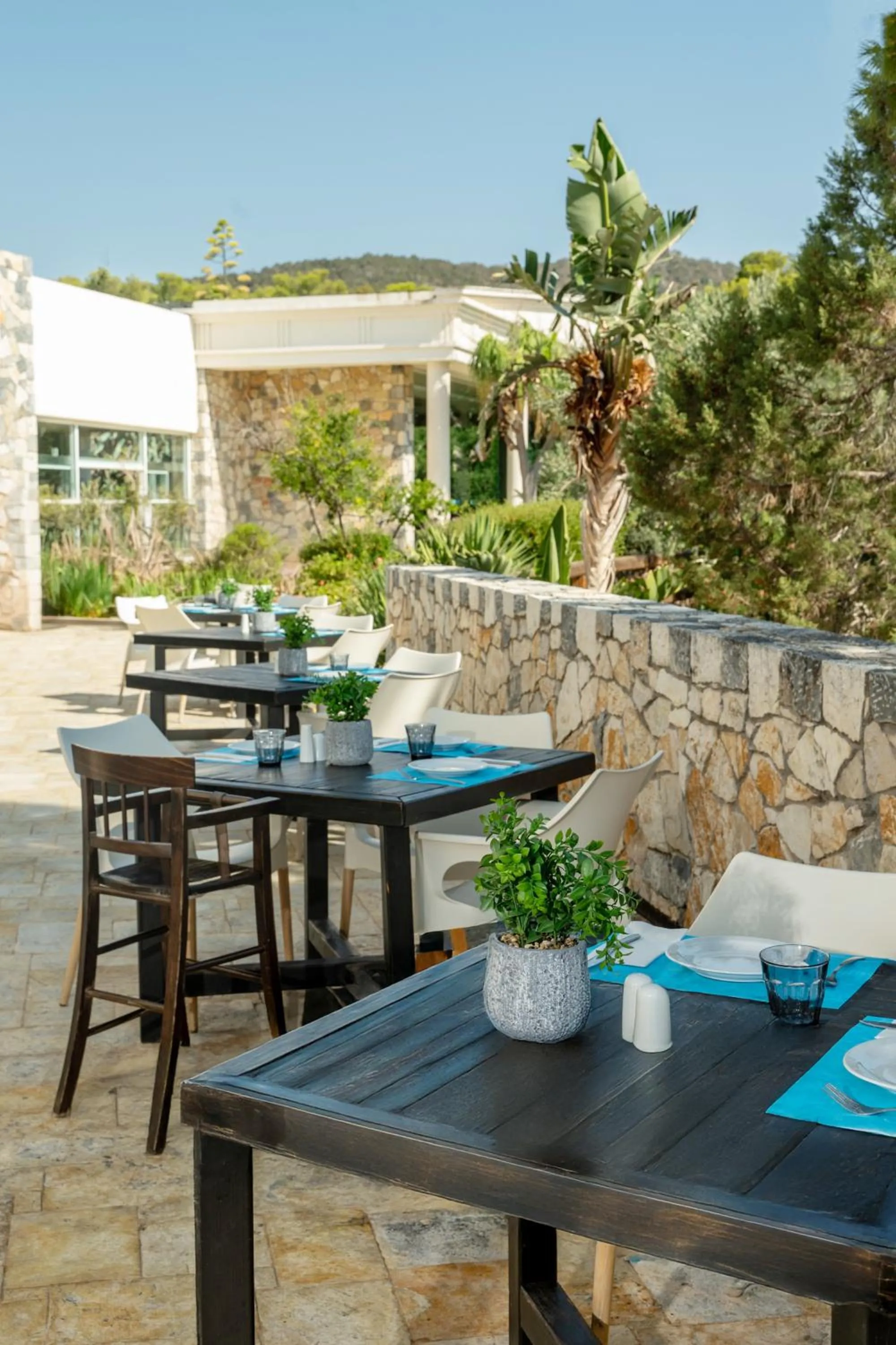 Restaurant/places to eat in Hydra Beach Resort