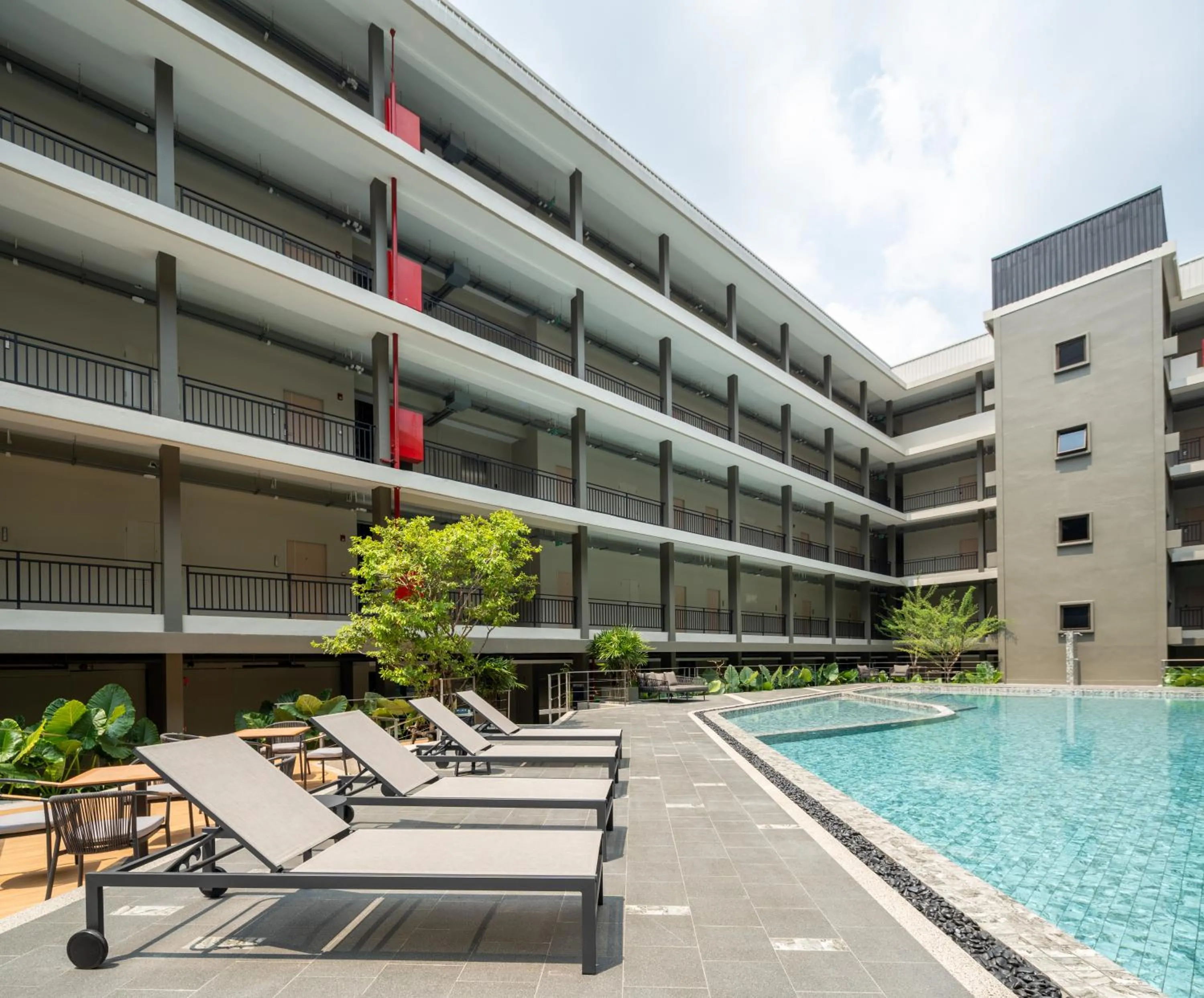 Property building in College Haus Rangnam