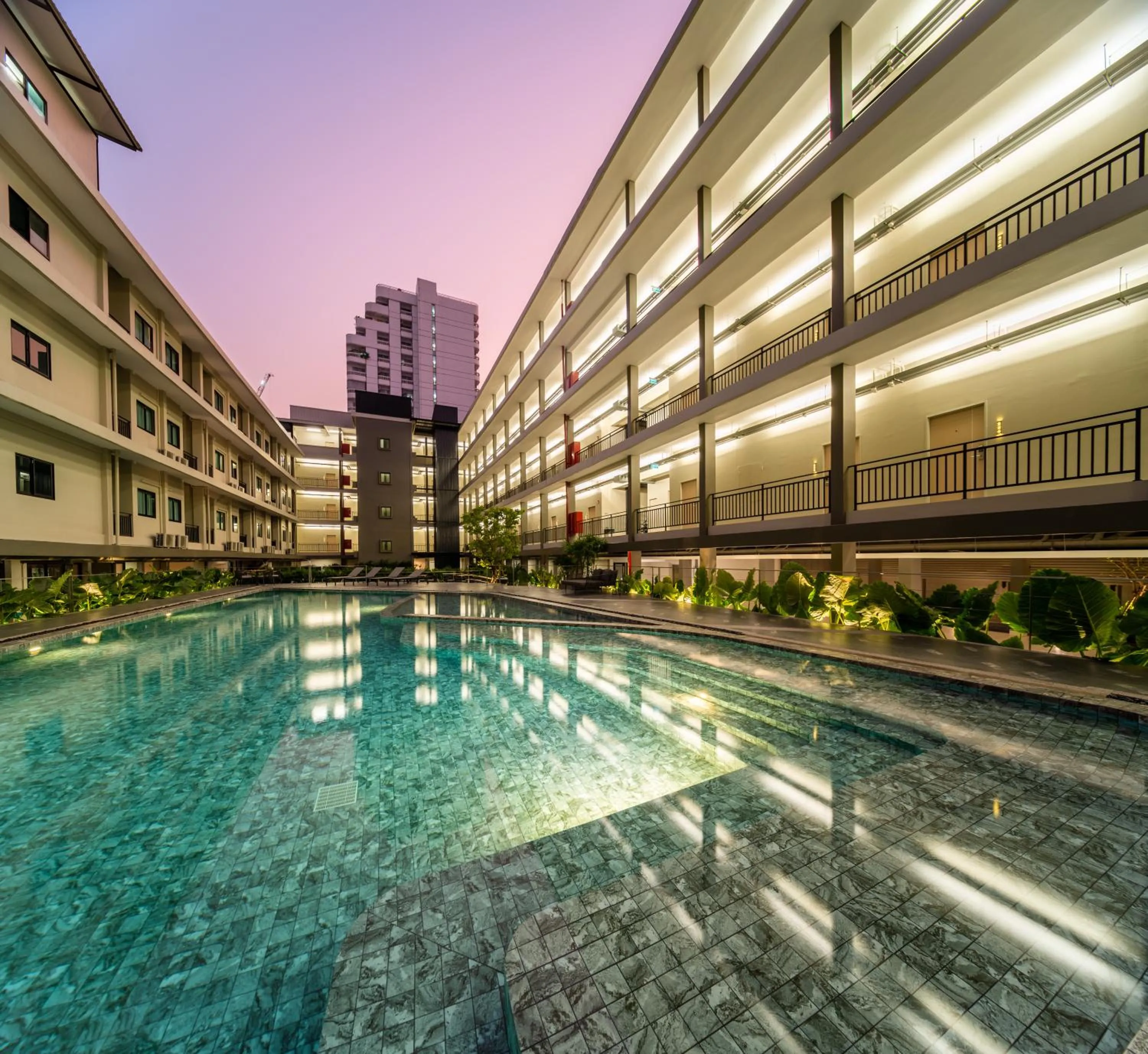 Swimming pool in College Haus Rangnam