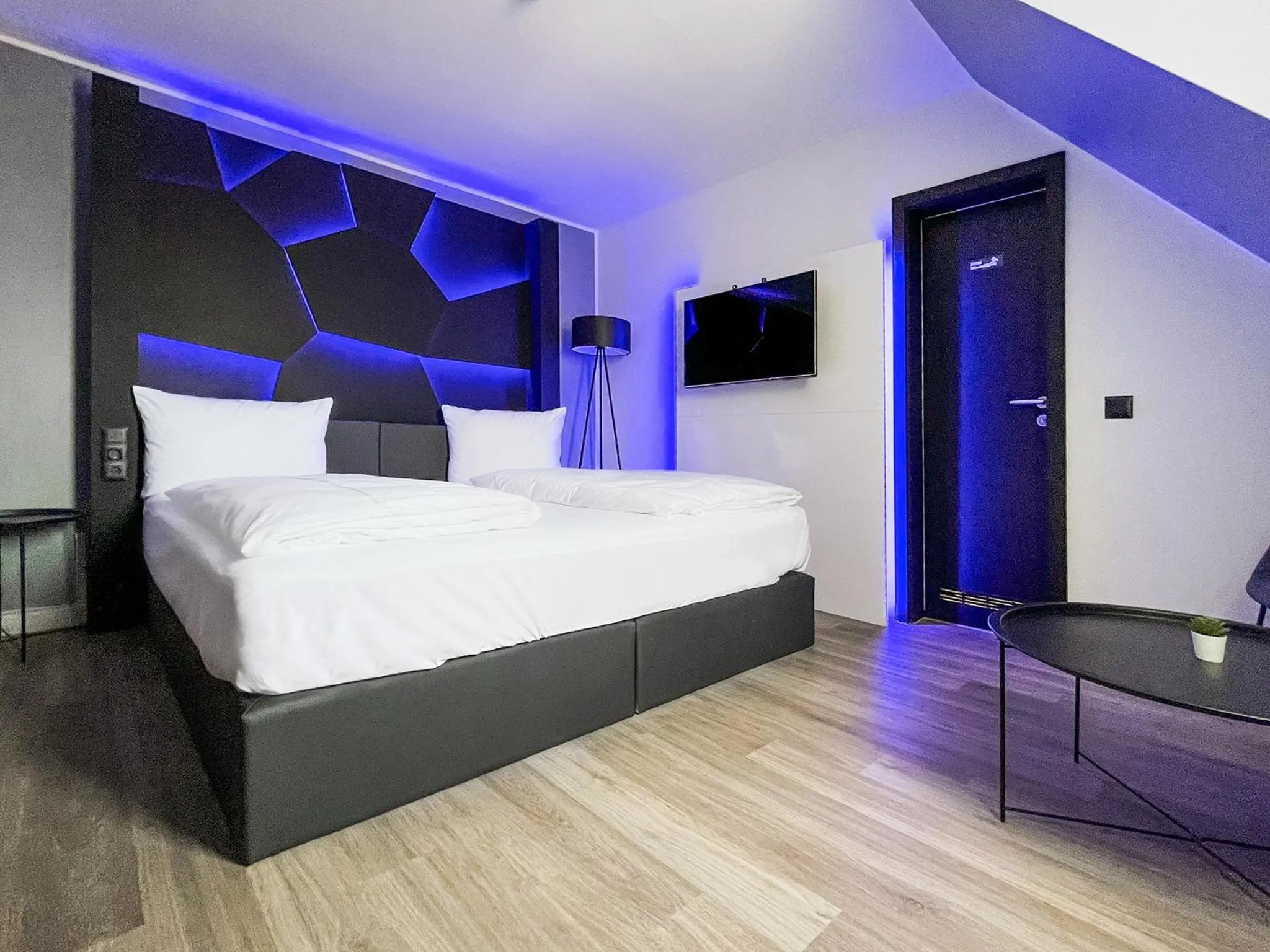 Photo of the whole room, Bed in DORMERO Hotel Xanten