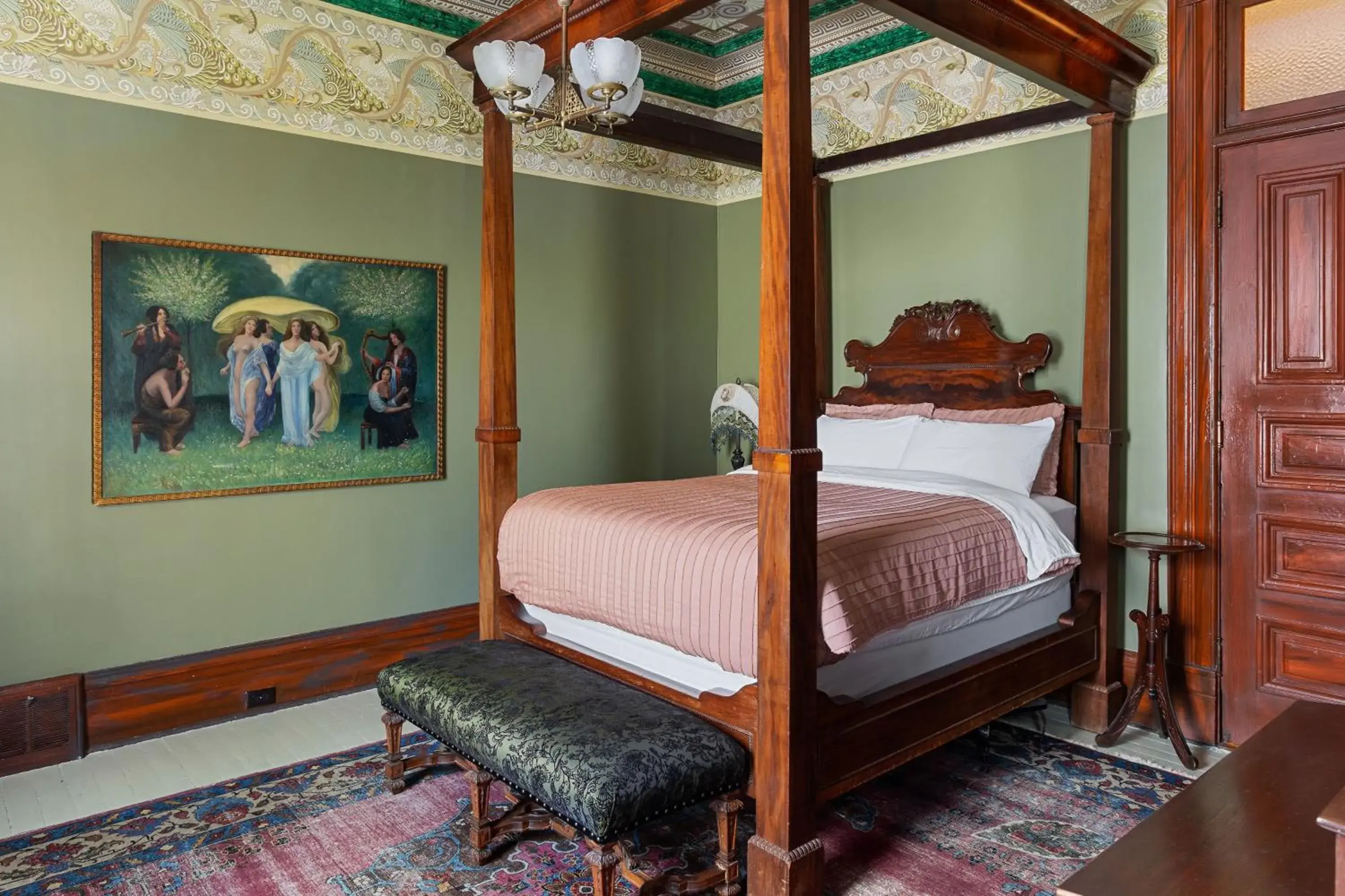 Superior Double Room in Chateau Tivoli Bed and Breakfast Superior Double Room in Chateau Tivoli Bed and Breakfast