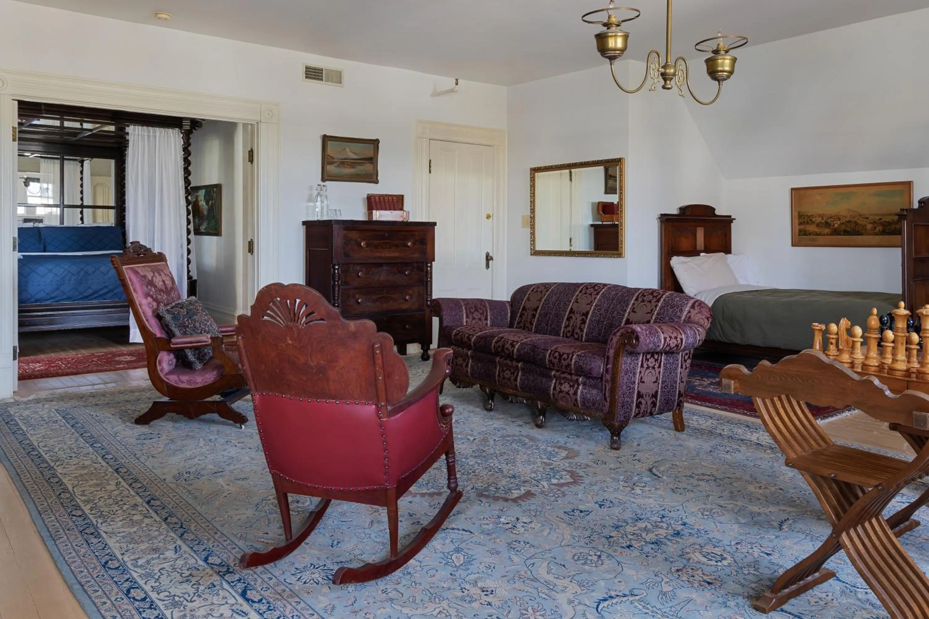 Living room in Chateau Tivoli Bed and Breakfast