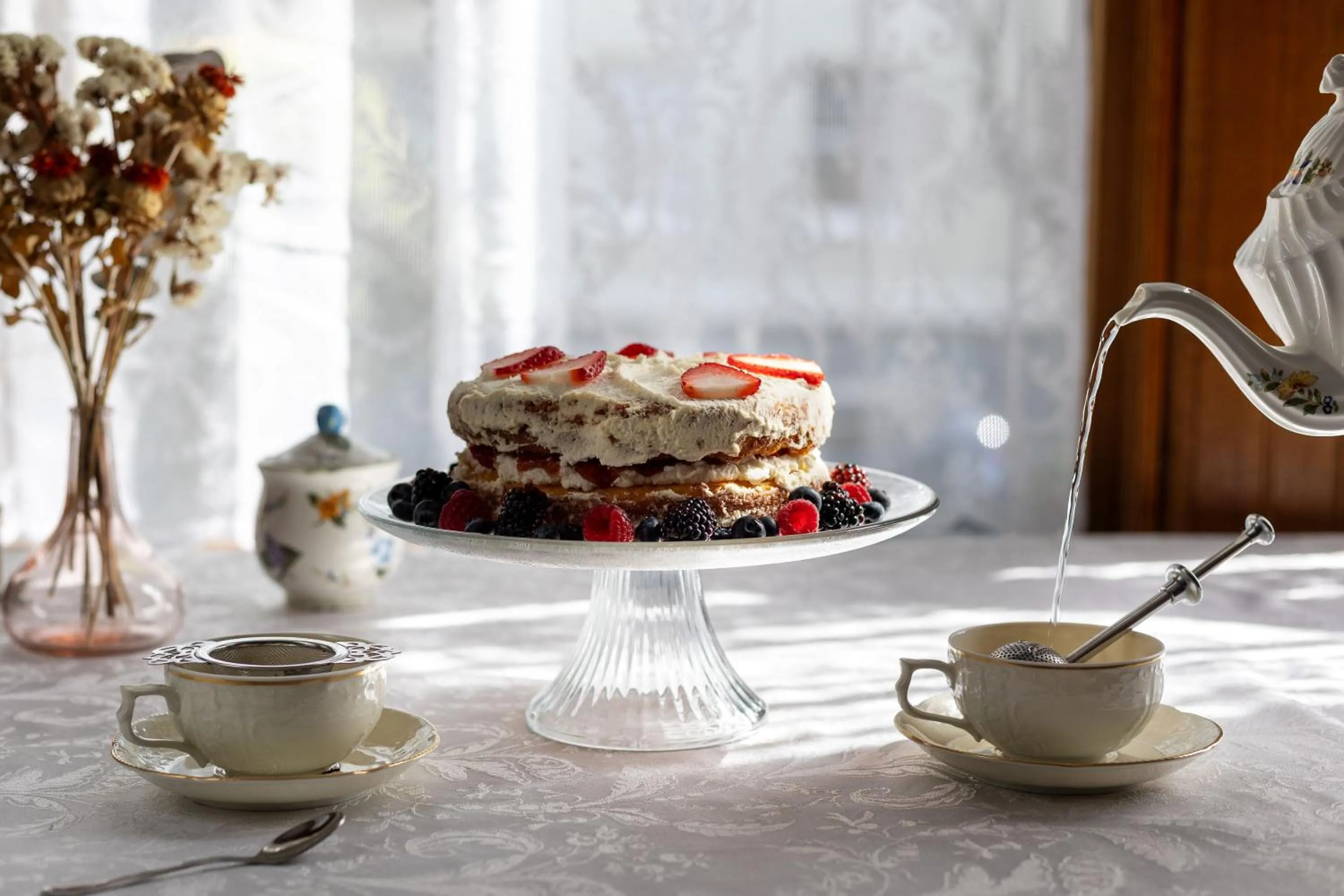 Restaurant/places to eat in Chateau Tivoli Bed and Breakfast