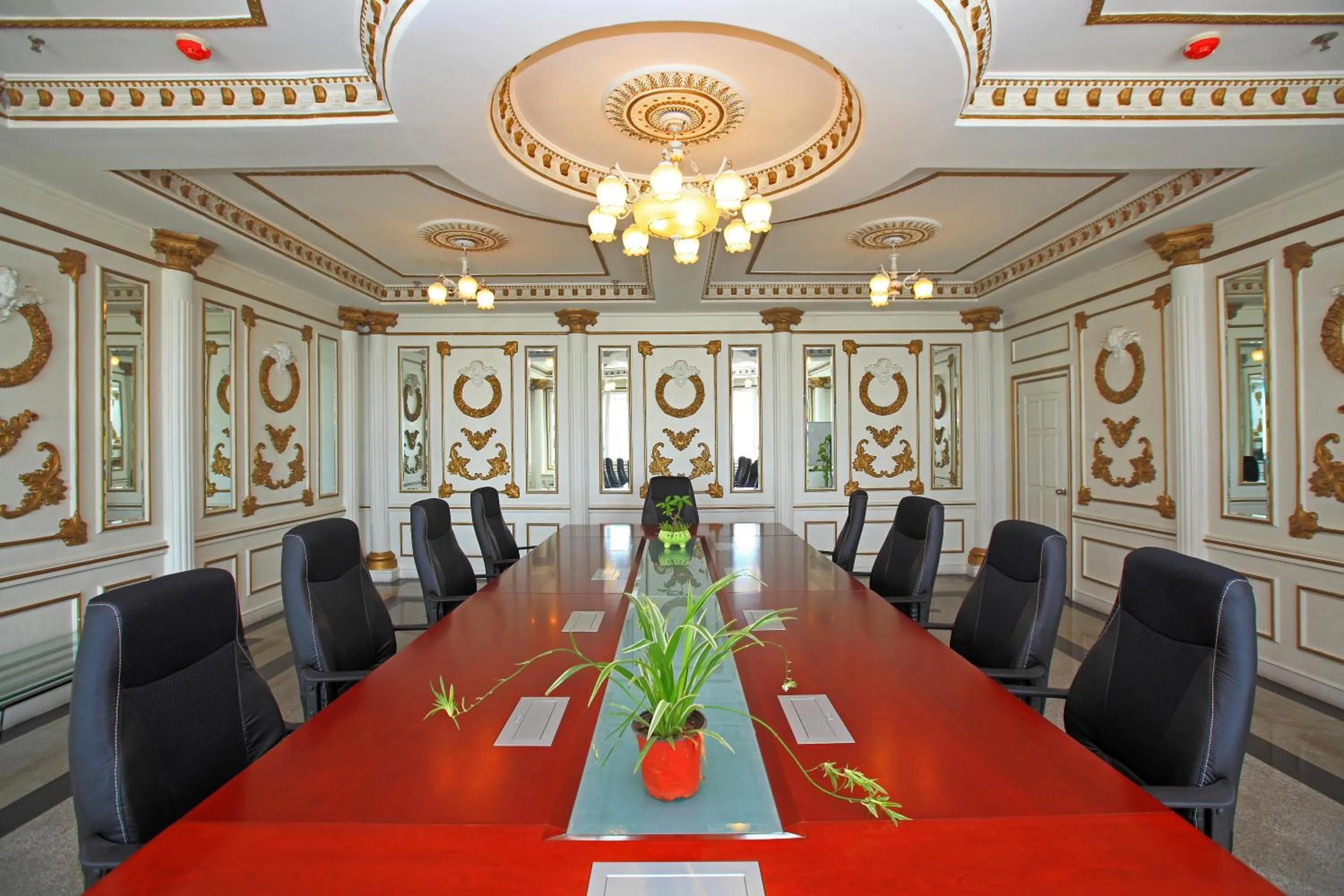 Meeting/conference room in Capital Airport International Hotel