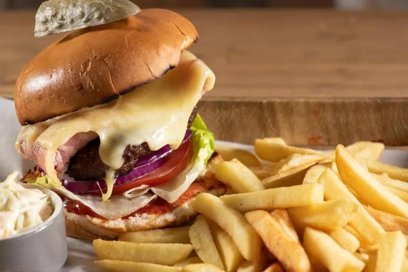 Food and drinks in Livingston Lodge Hotel