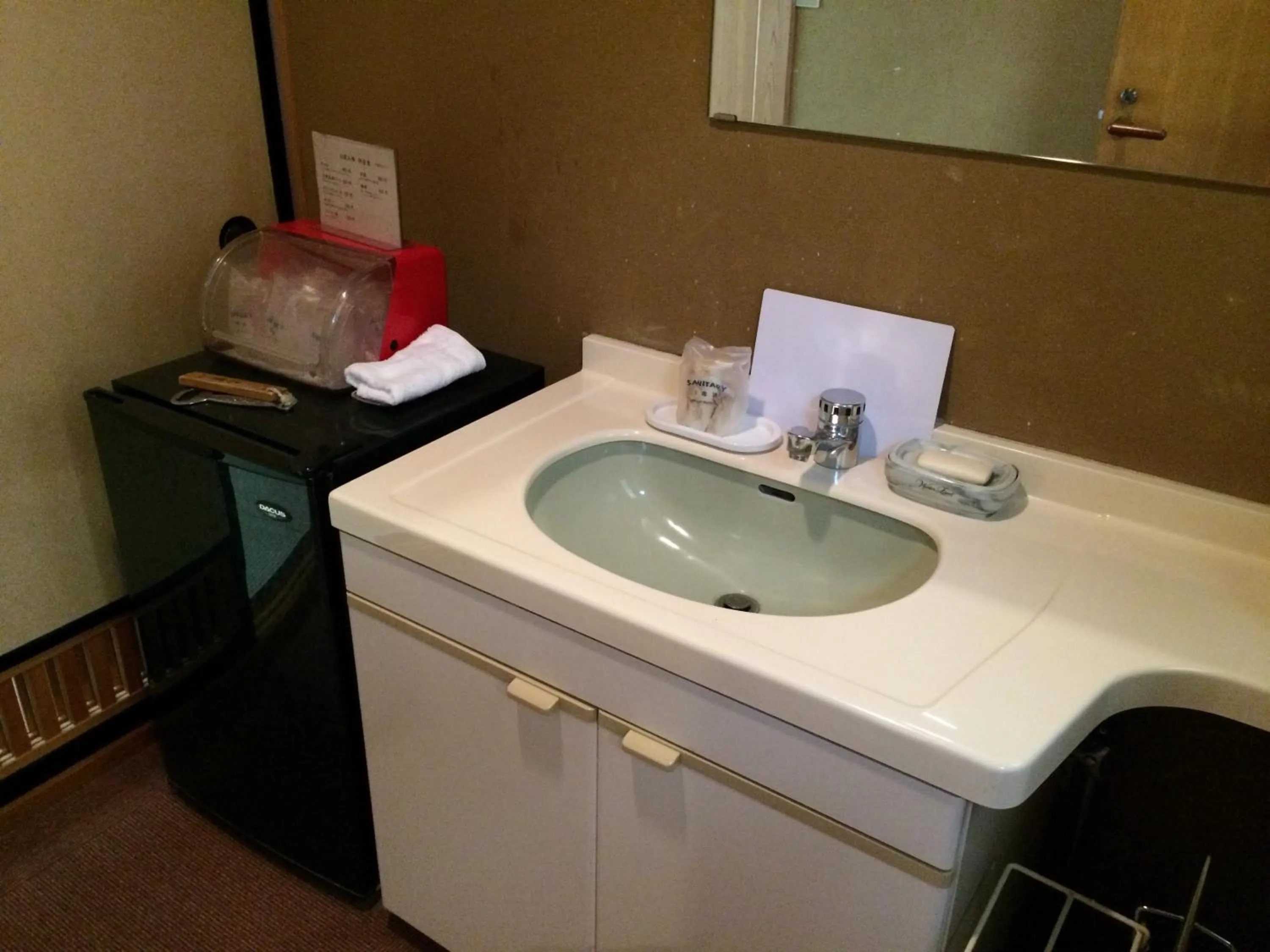 Photo of the whole room in Yudanaka Onsen Yamazakiya