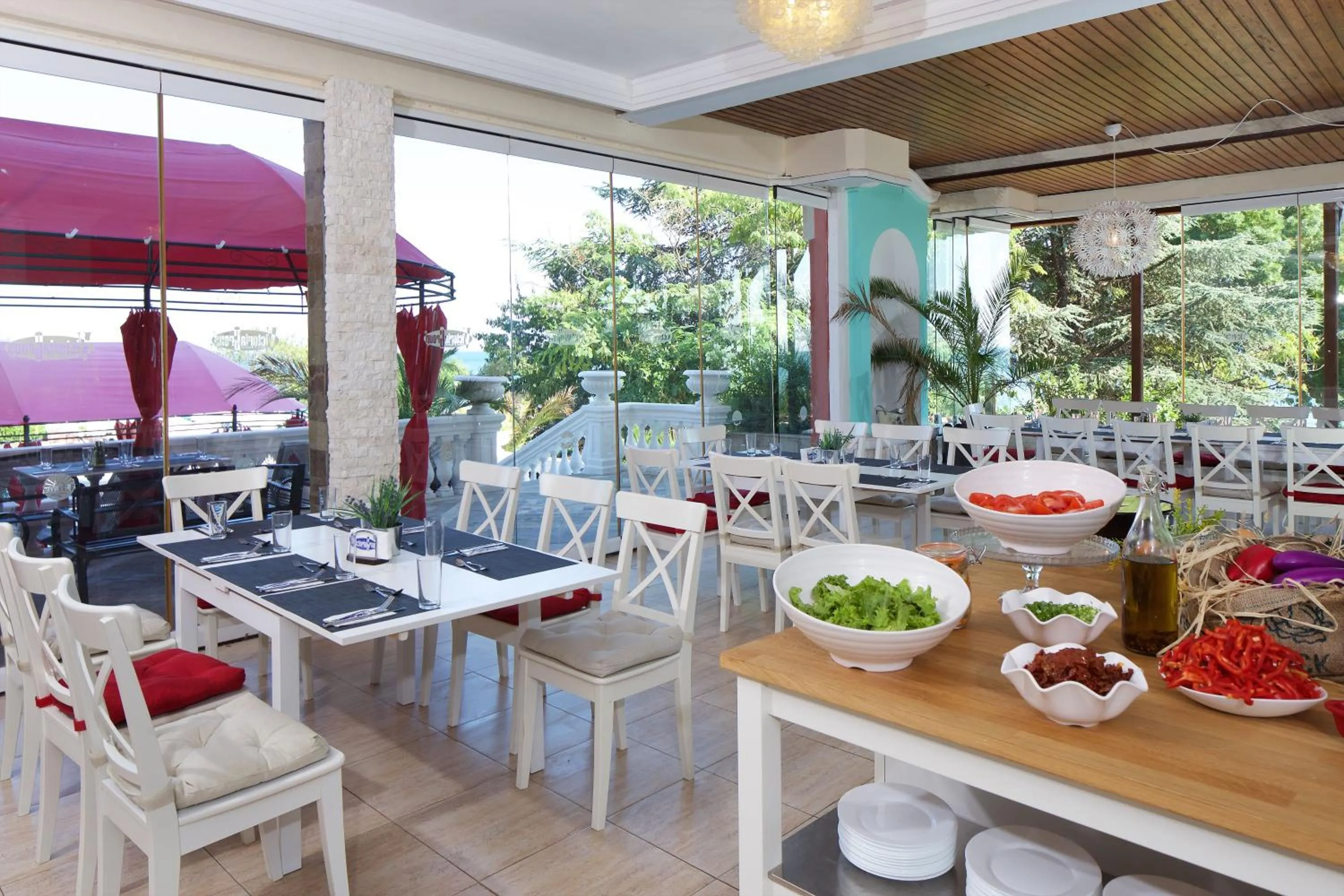 Restaurant/places to eat in Royal Park Hotel - All Inclusive & Aqua Park