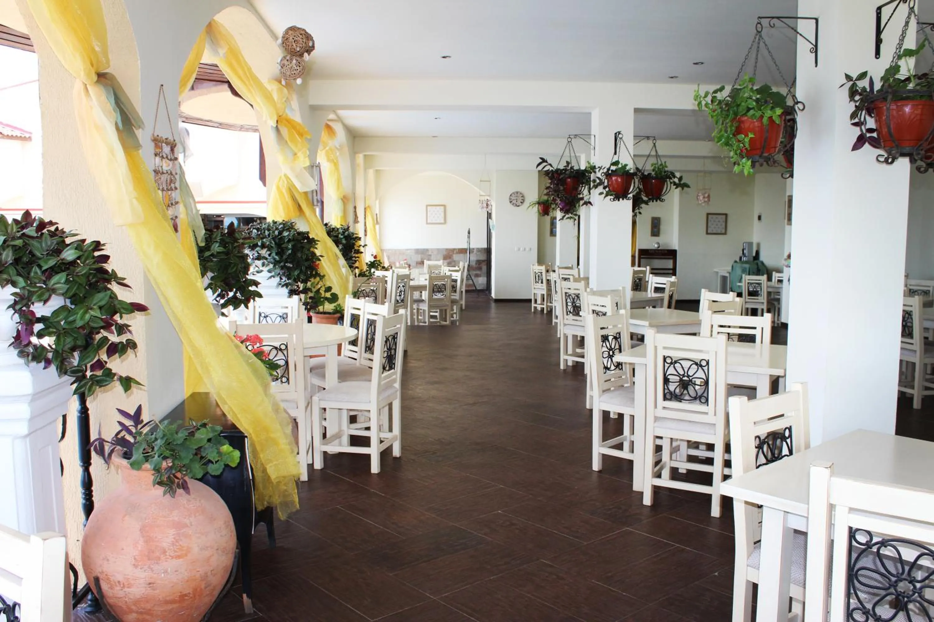 Restaurant/places to eat in Royal Park Hotel - All Inclusive & Aqua Park