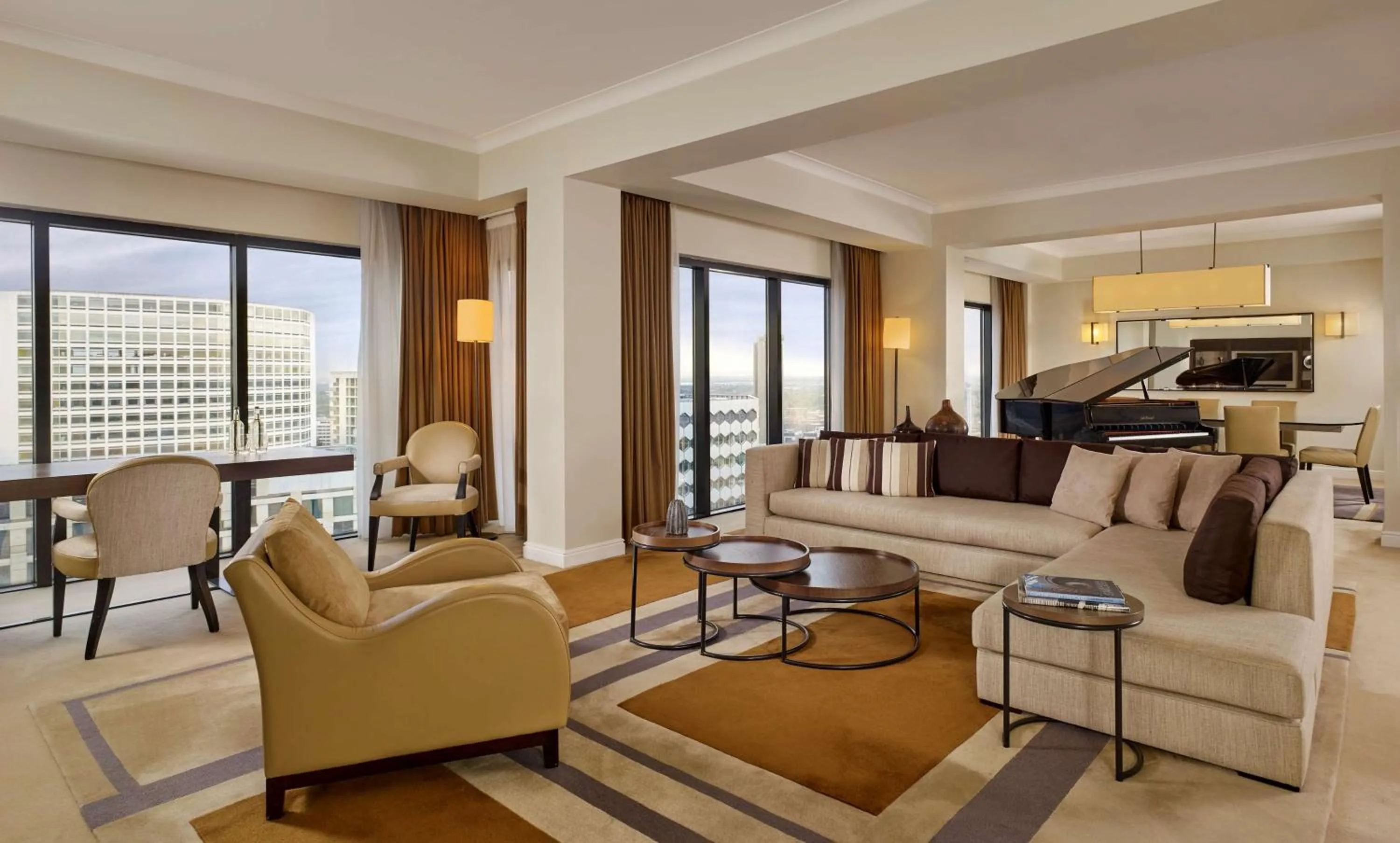 Photo of the whole room in Hyatt Regency Birmingham