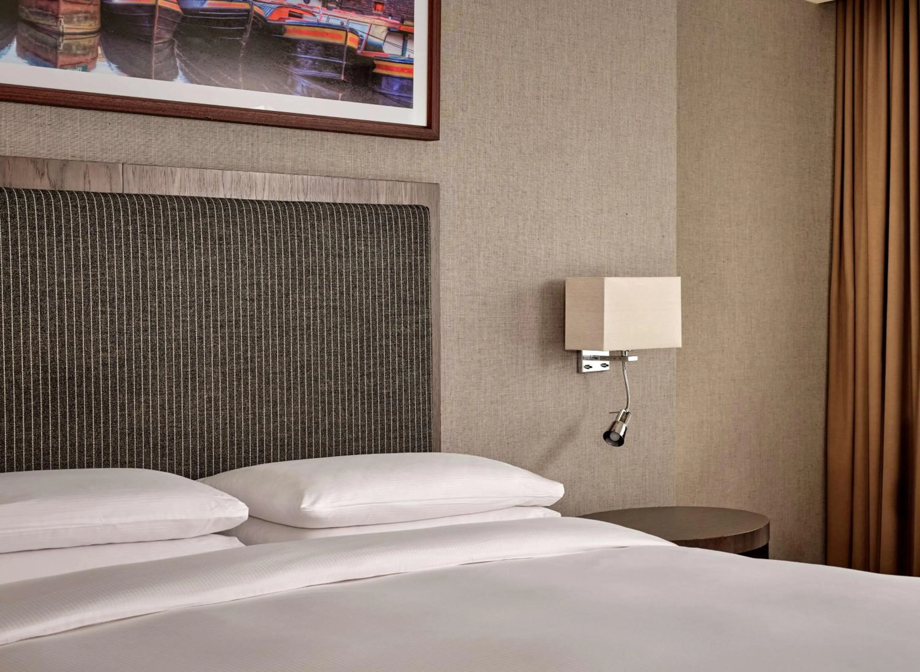 Photo of the whole room, Bed in Hyatt Regency Birmingham