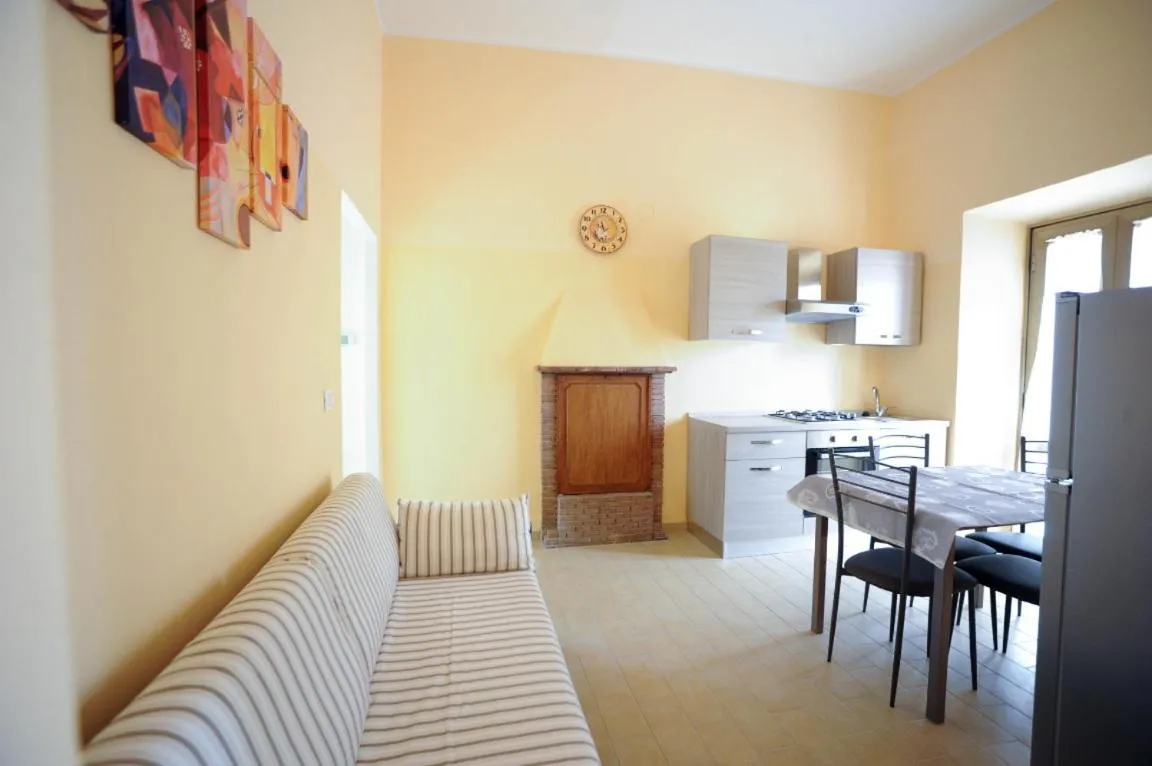 Kitchen or kitchenette in La Mela Rosa