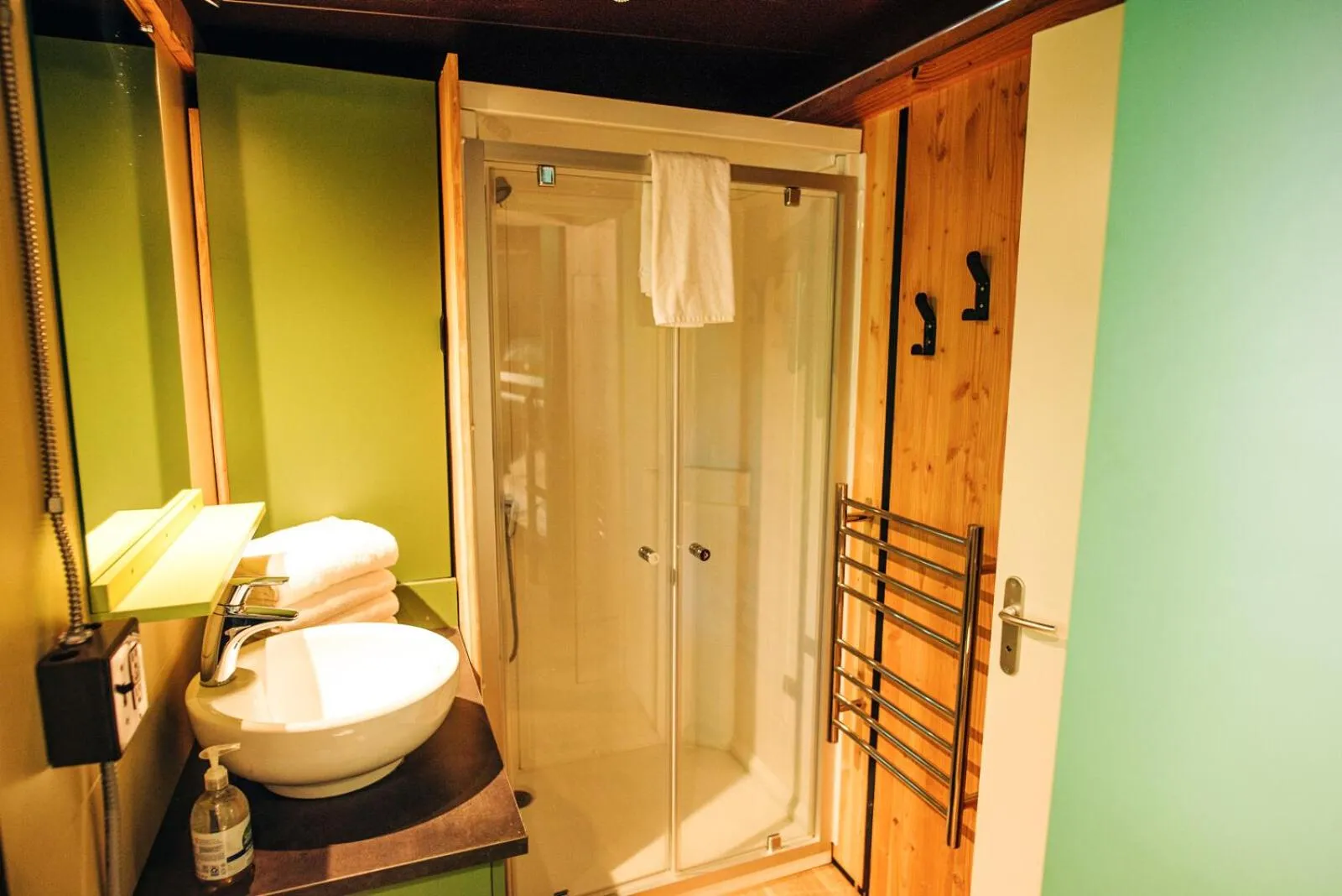 Bed in Huttopia Southern Maine