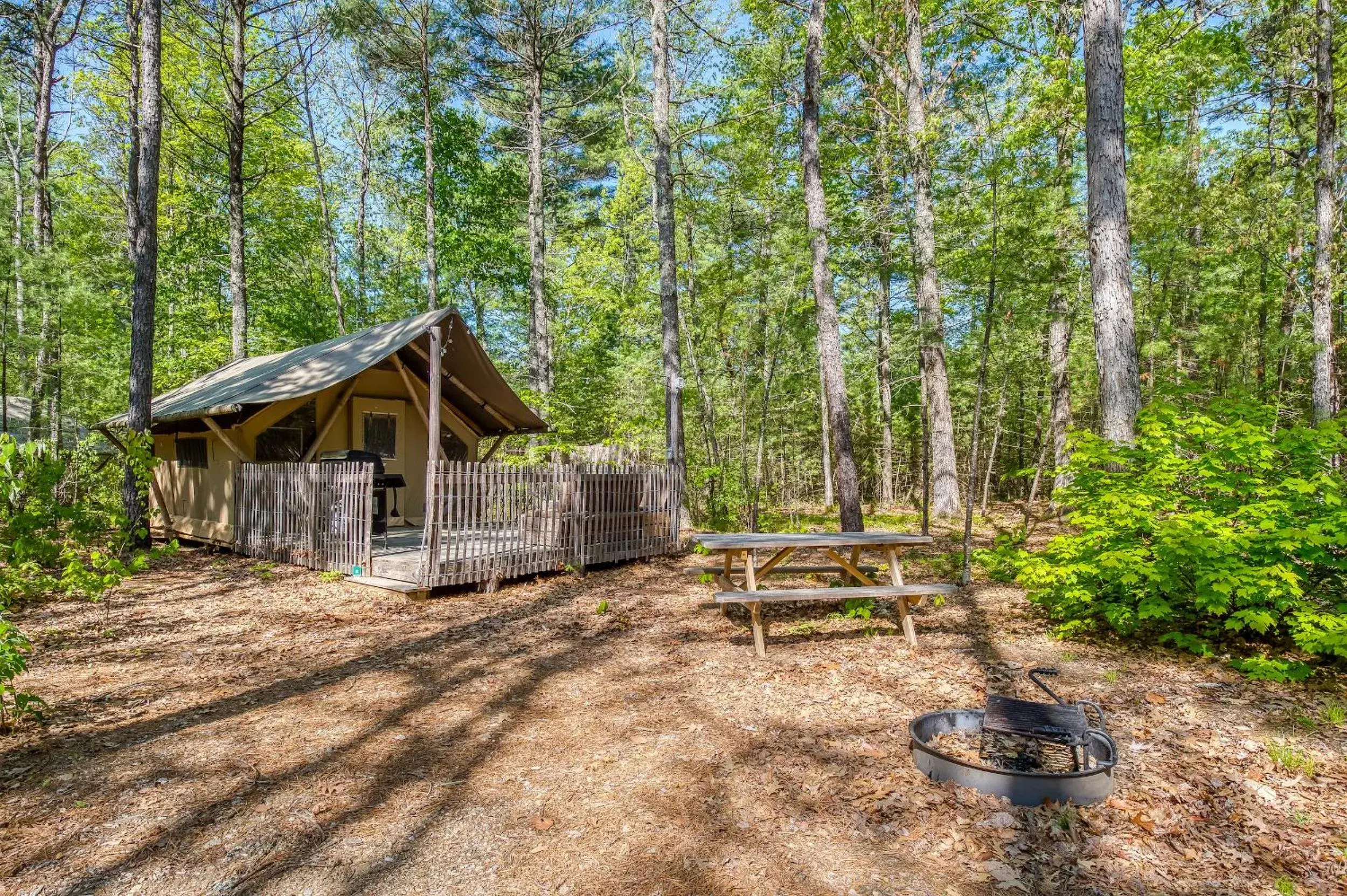 Trappeur Duo King Tent in Huttopia Southern Maine Trappeur Duo King Tent in Huttopia Southern Maine