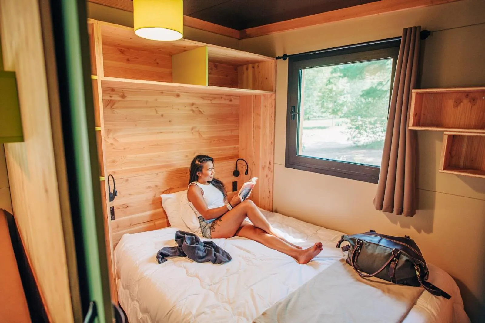 Bed in Huttopia Southern Maine