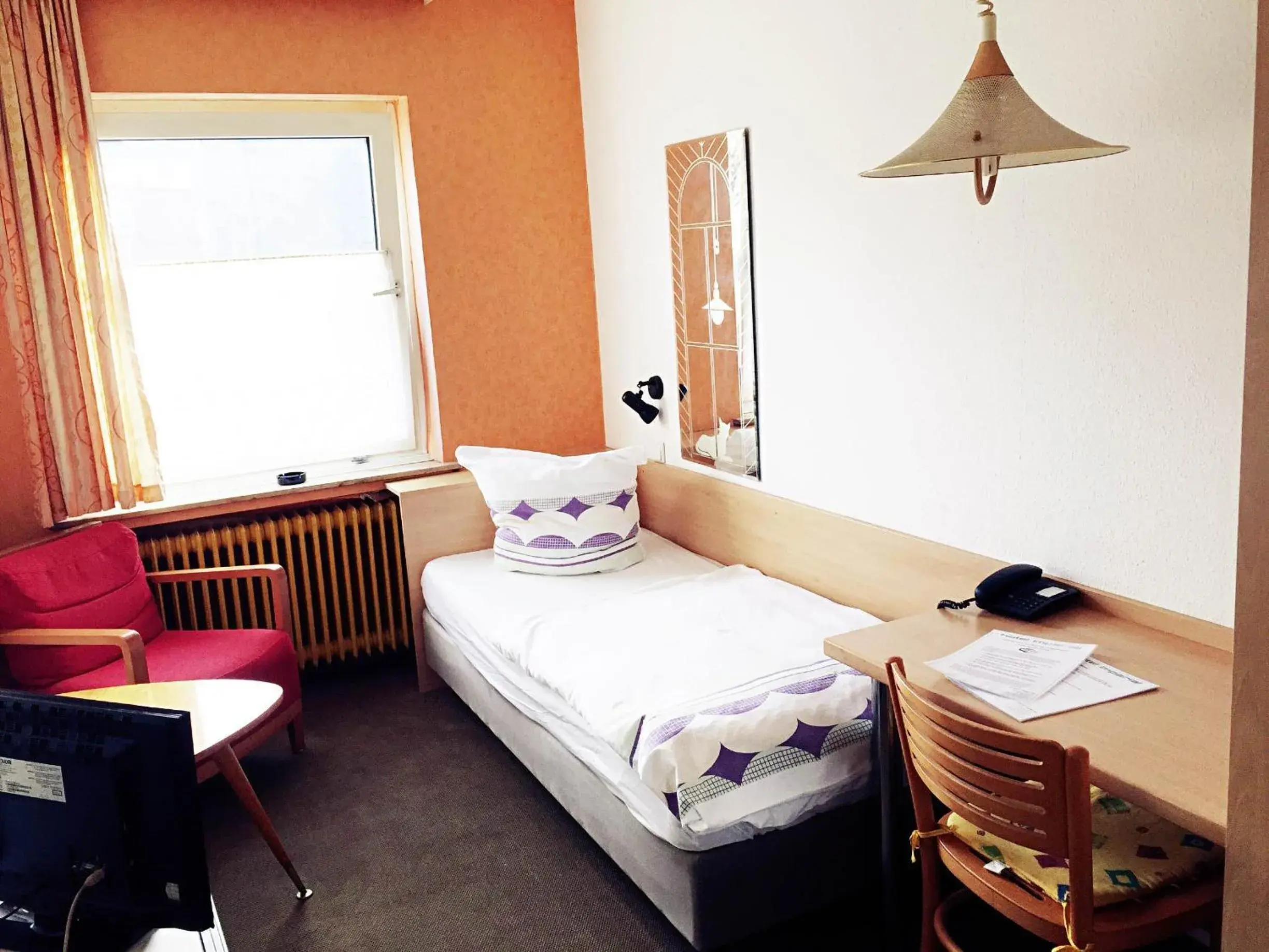 Economy Single Room in Hotel Imperial Economy Single Room in Hotel Imperial