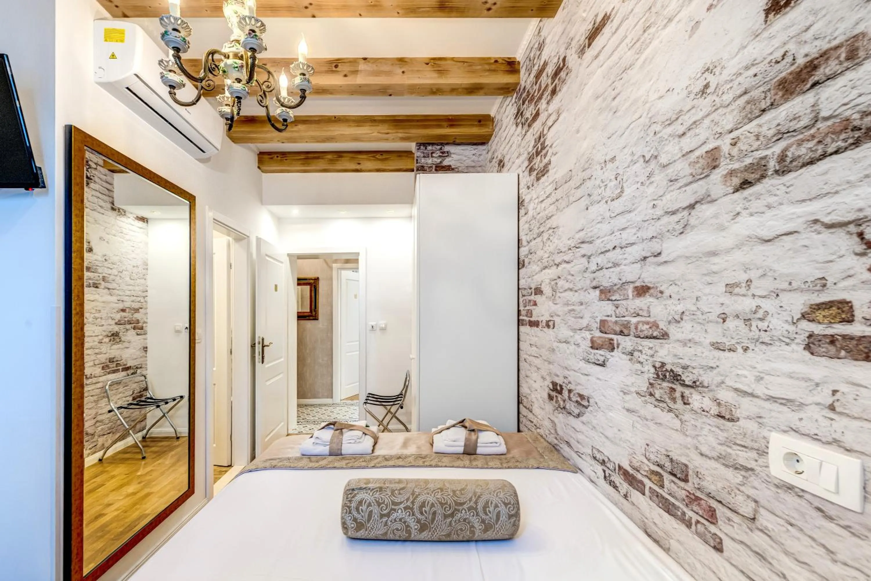 towels in Le Monde - Vintage Accommodation