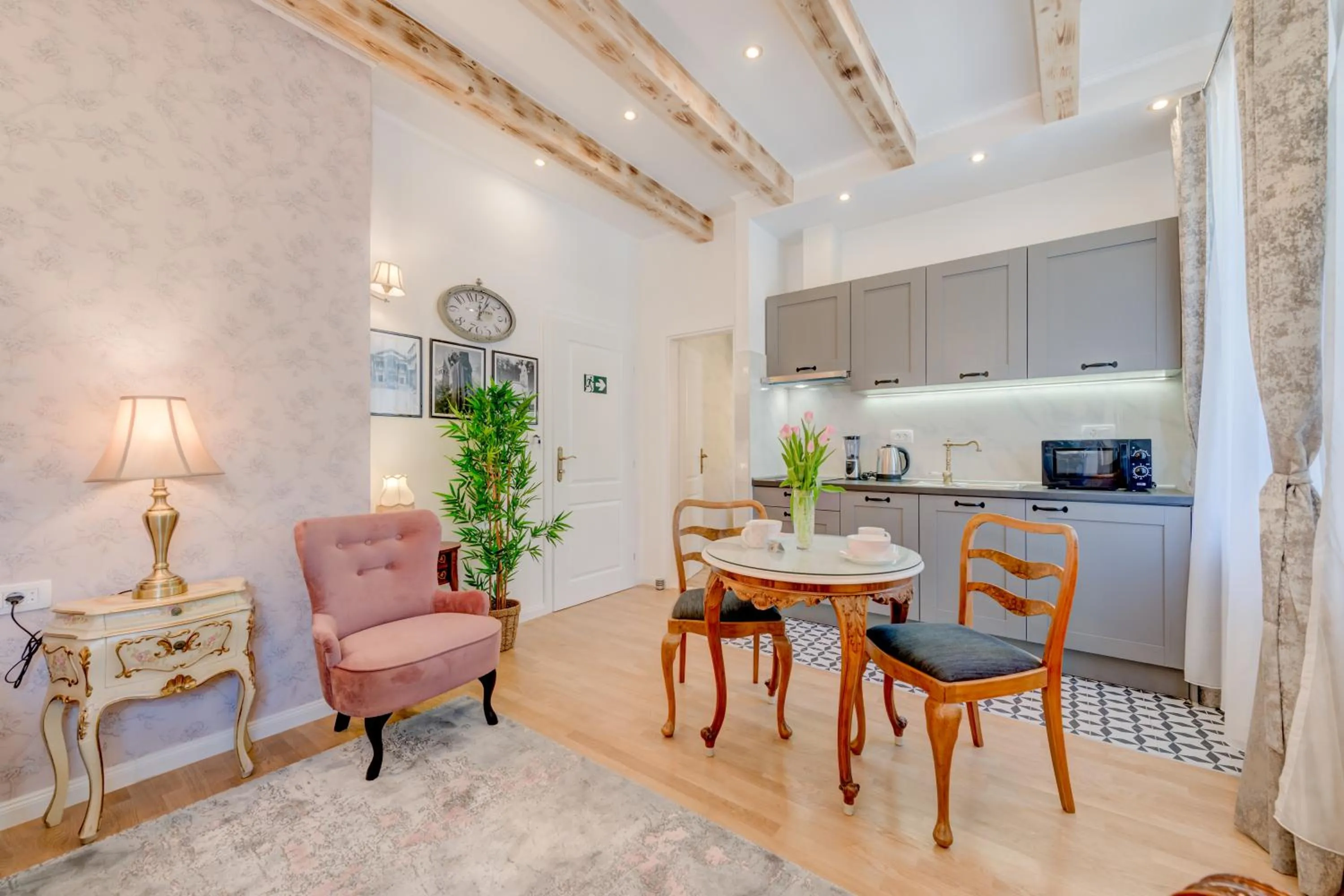 Living room in Le Monde - Vintage Accommodation