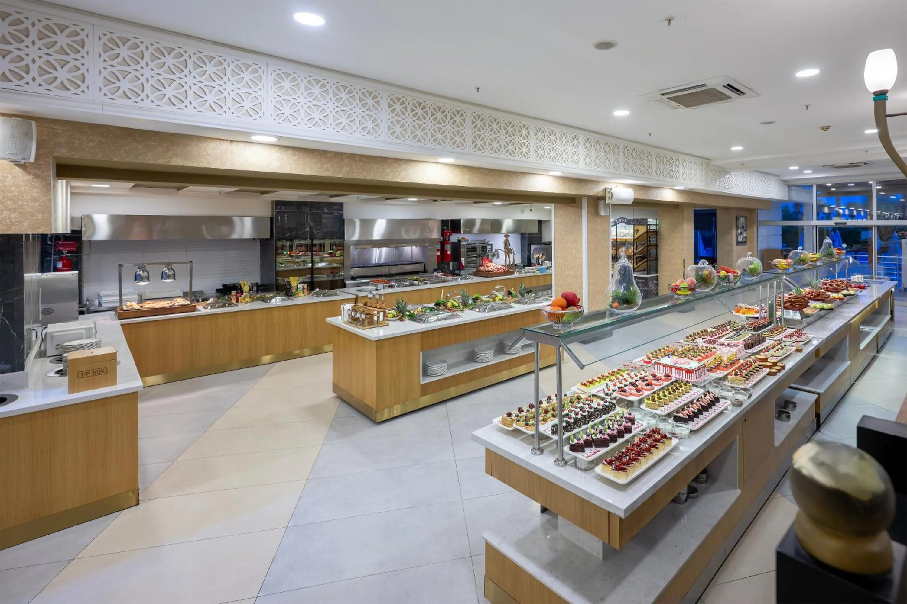 Restaurant/places to eat in Sealife Family Resort Hotel