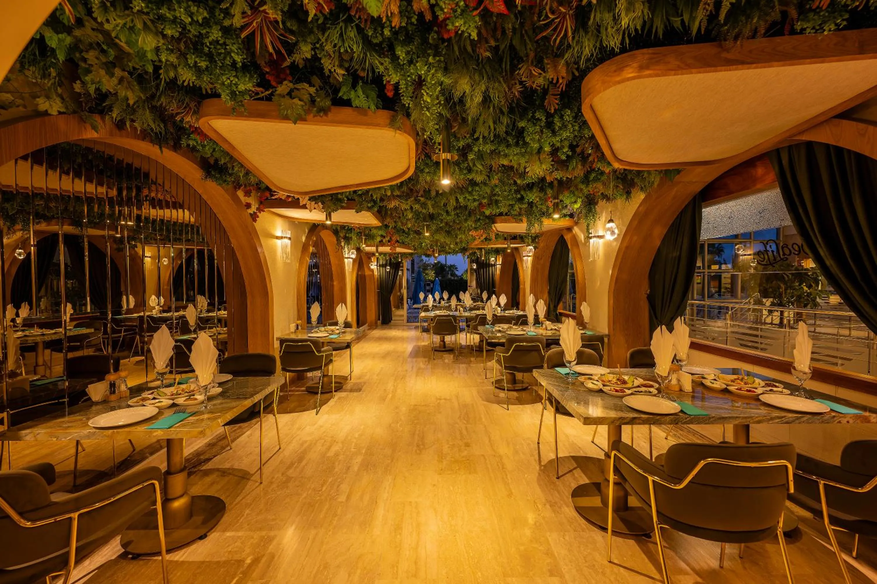 Restaurant/places to eat in Sealife Family Resort Hotel