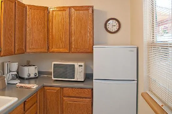 Kitchen or kitchenette in Austin's Chuckwagon Motel