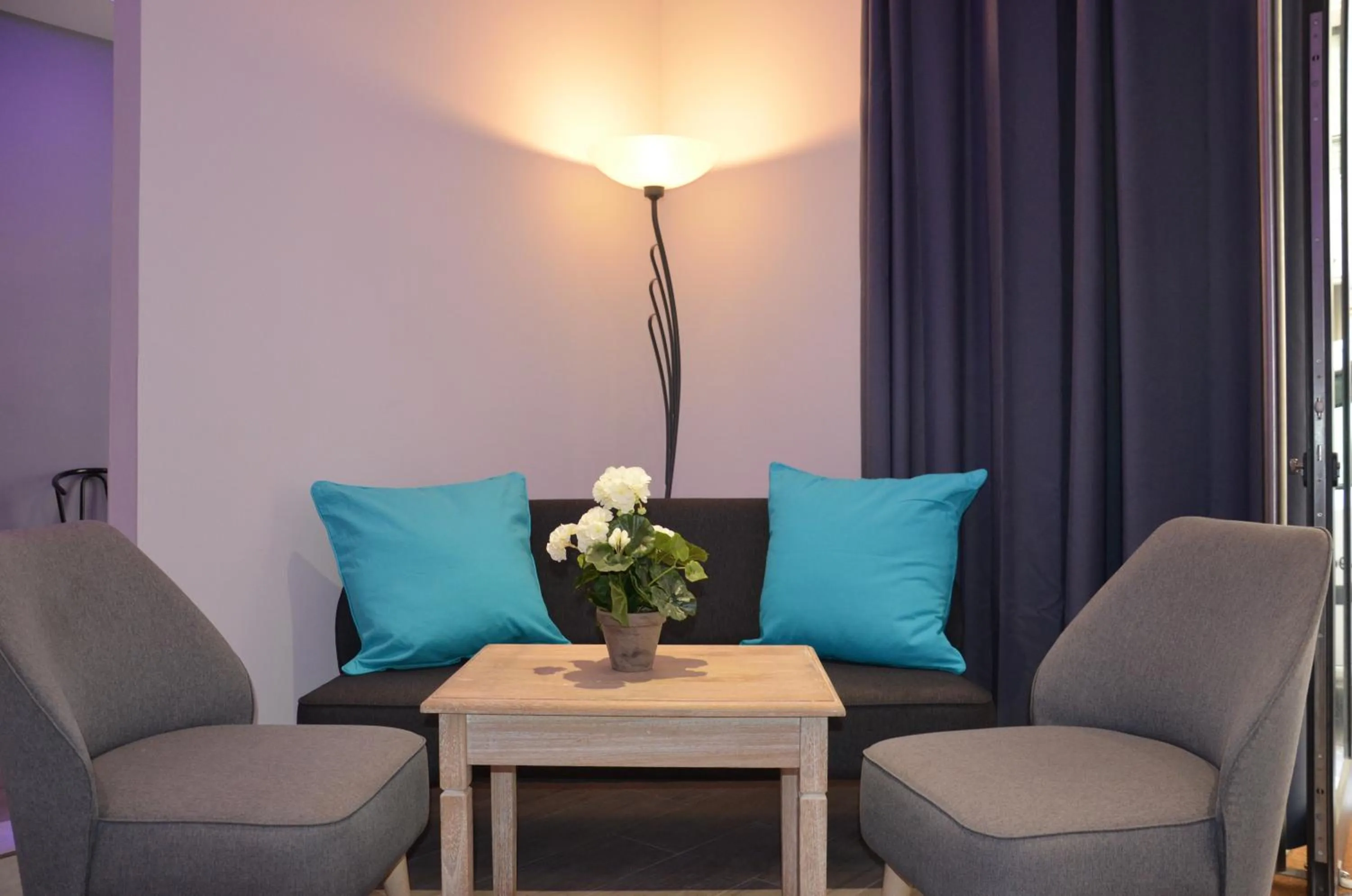 Living room in Hotel Cannes Croisette