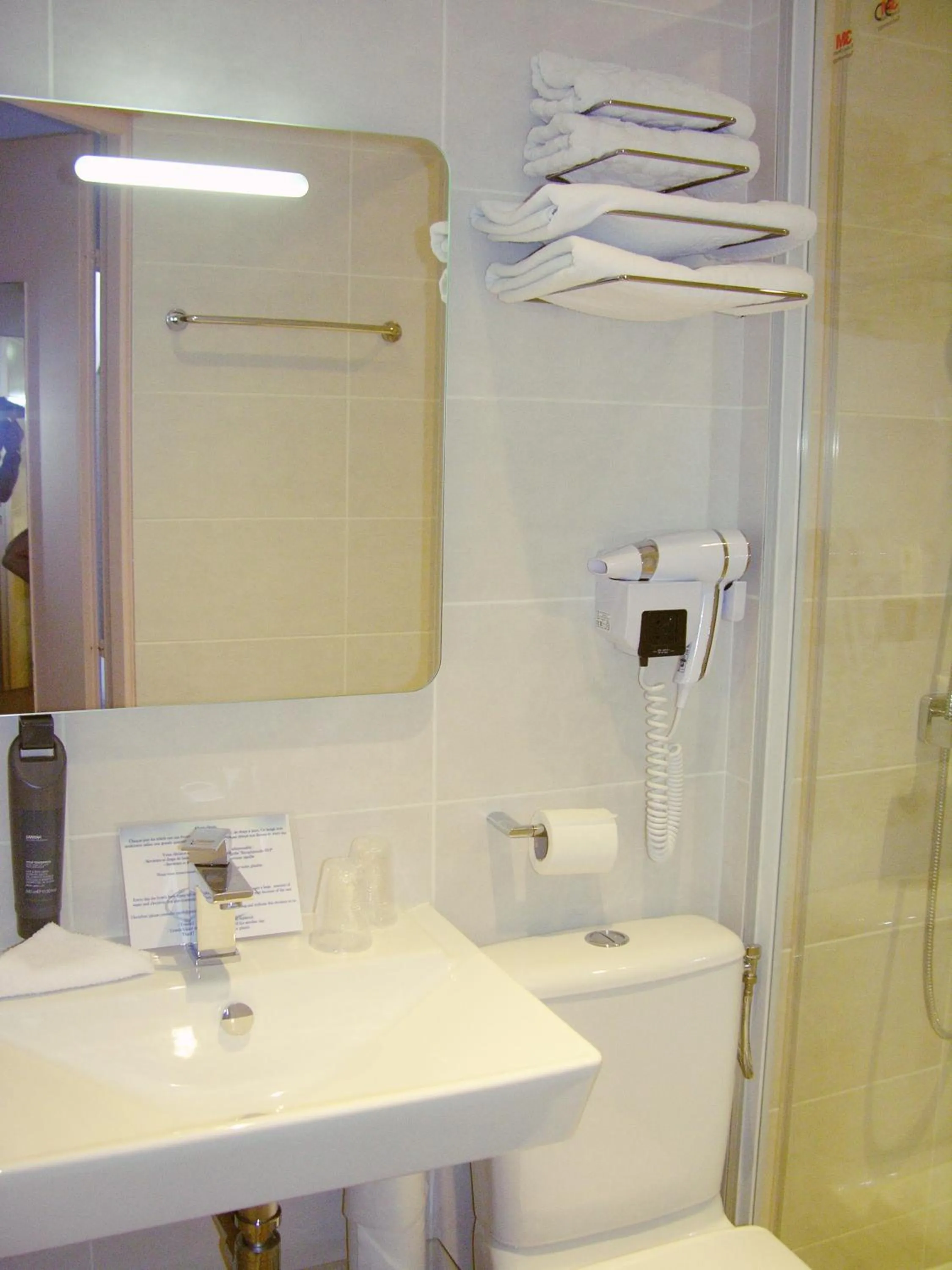 Bathroom in Hotel Cannes Croisette