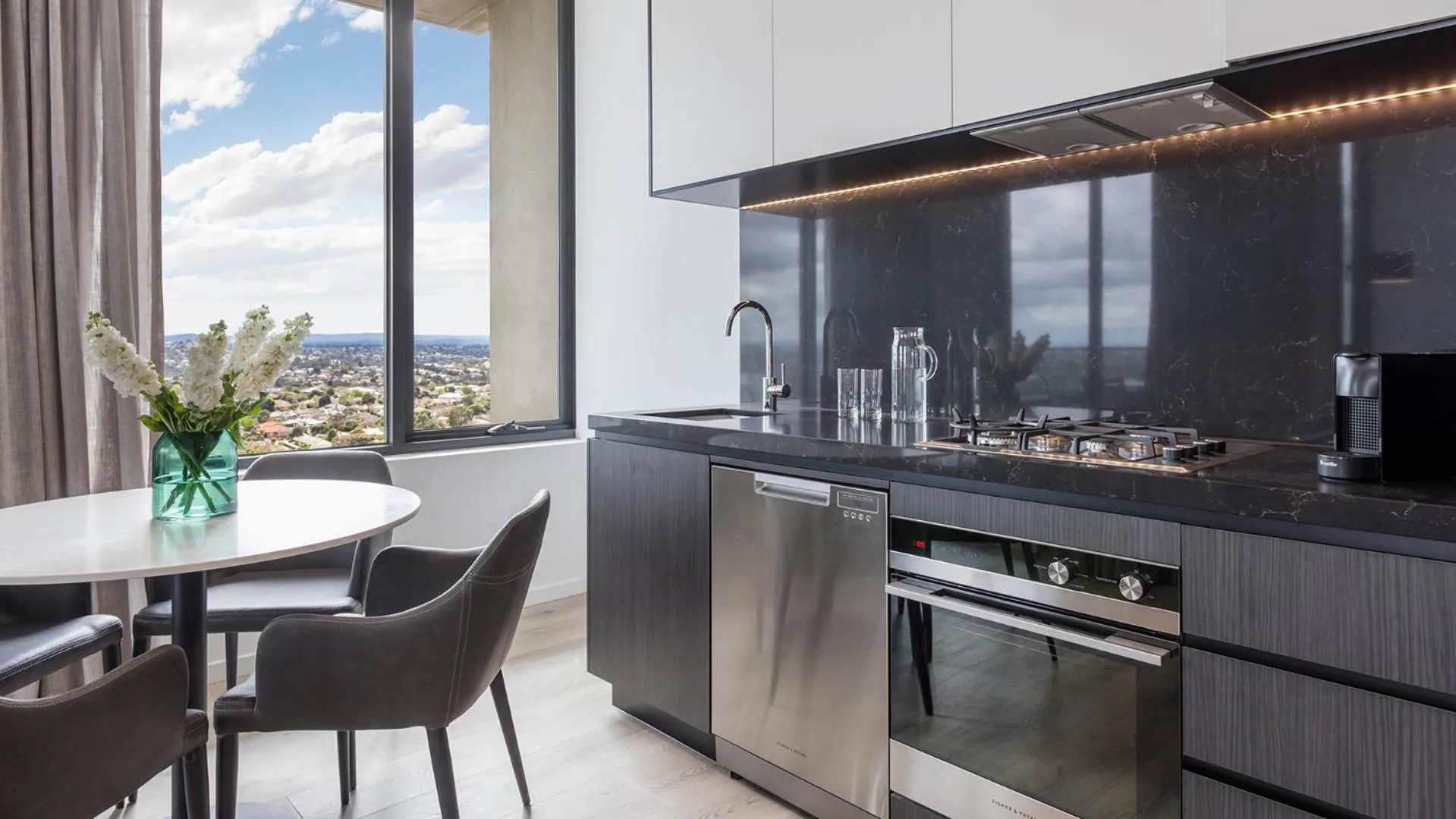 Coffee/tea facilities in Avani Melbourne Box Hill Residences