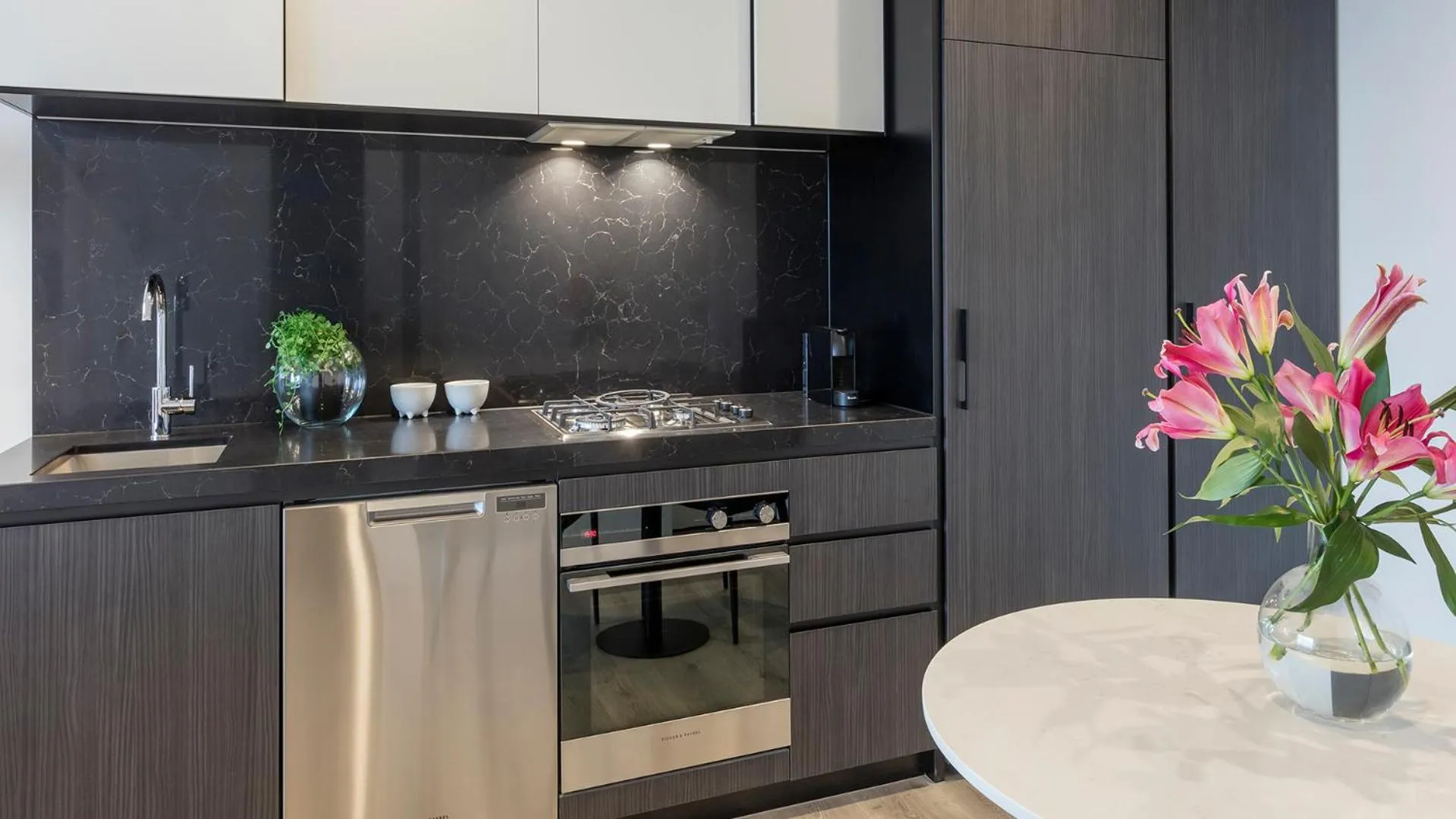 Coffee/tea facilities in Avani Melbourne Box Hill Residences