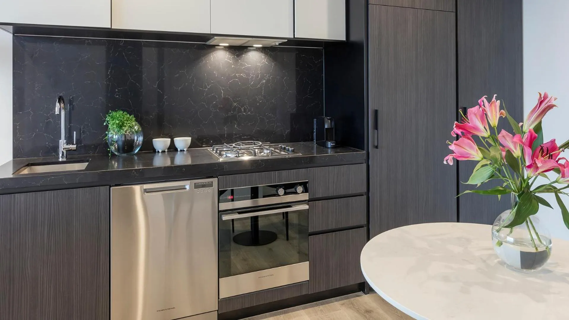 Coffee/tea facilities in Avani Melbourne Box Hill Residences