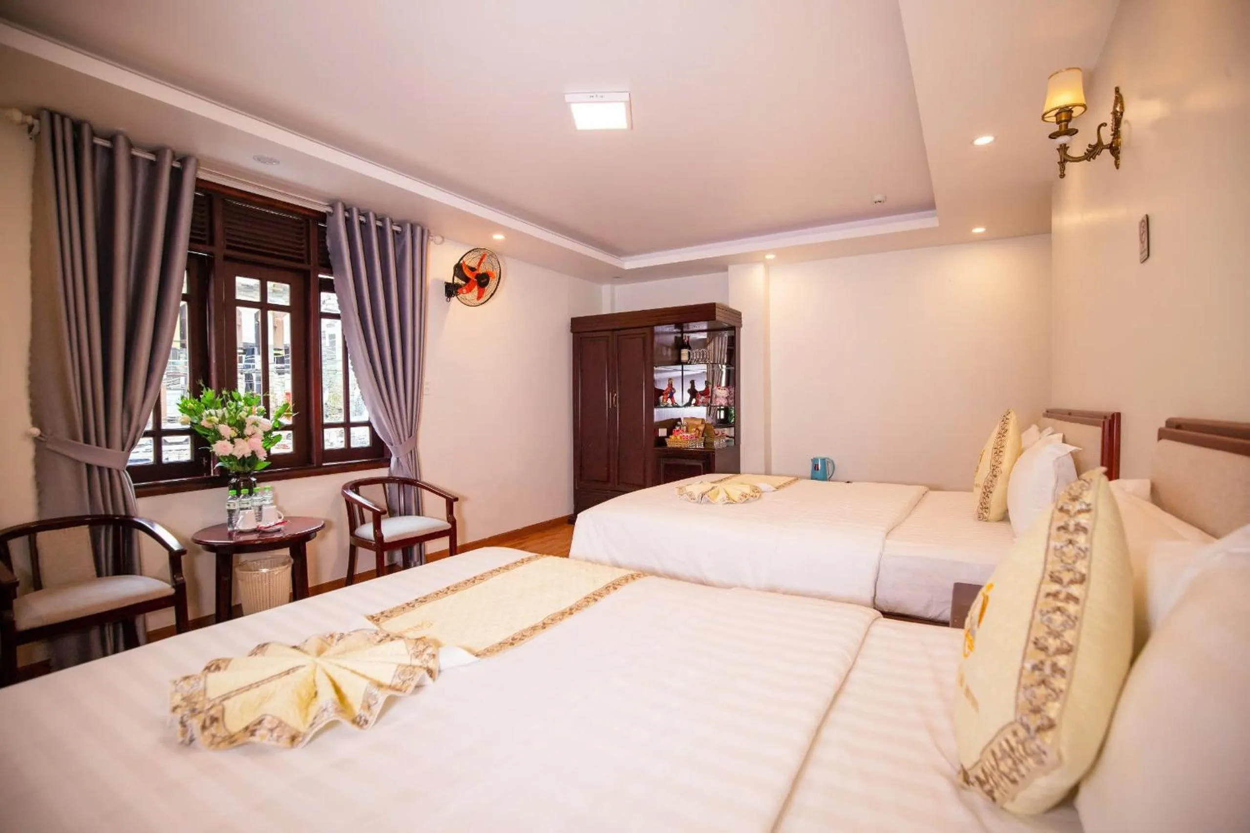 Photo of the whole room, Bed in Thanh Do Hotel