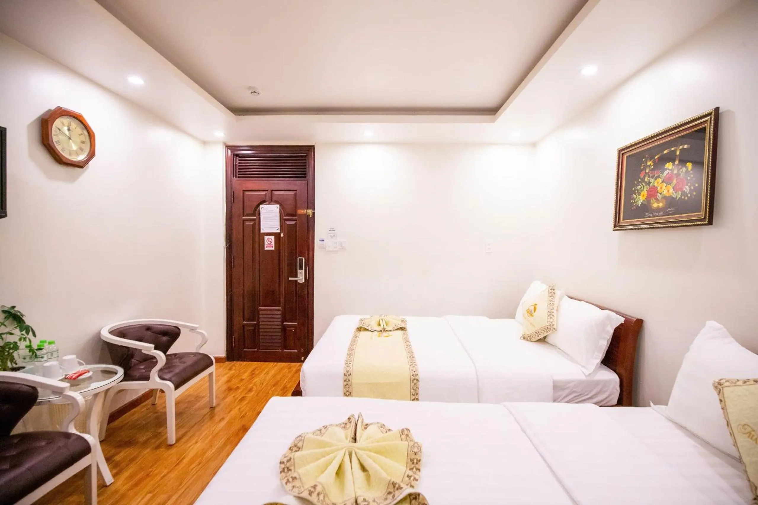 Photo of the whole room, Bed in Thanh Do Hotel