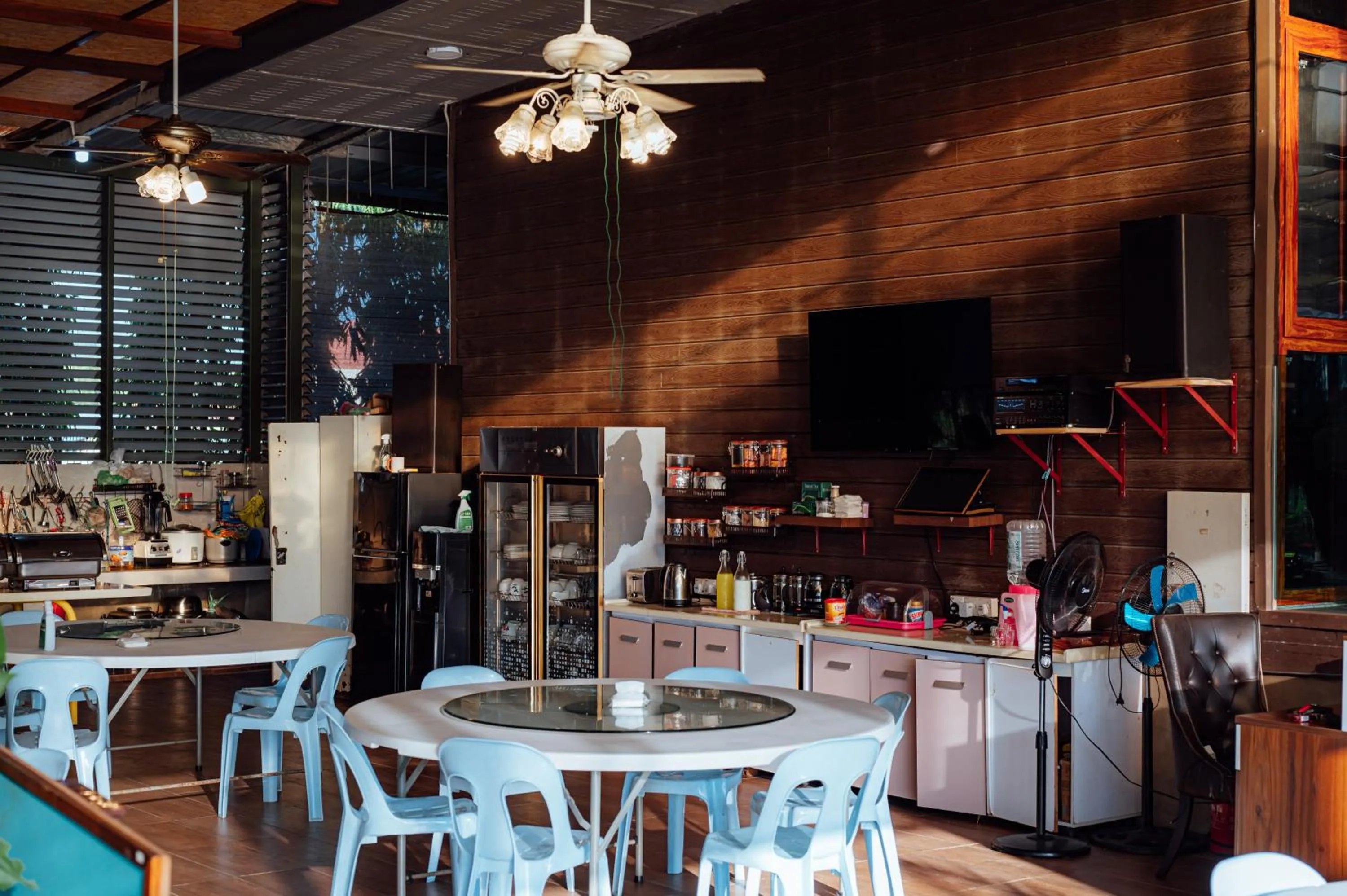 Restaurant/places to eat in Chan Living