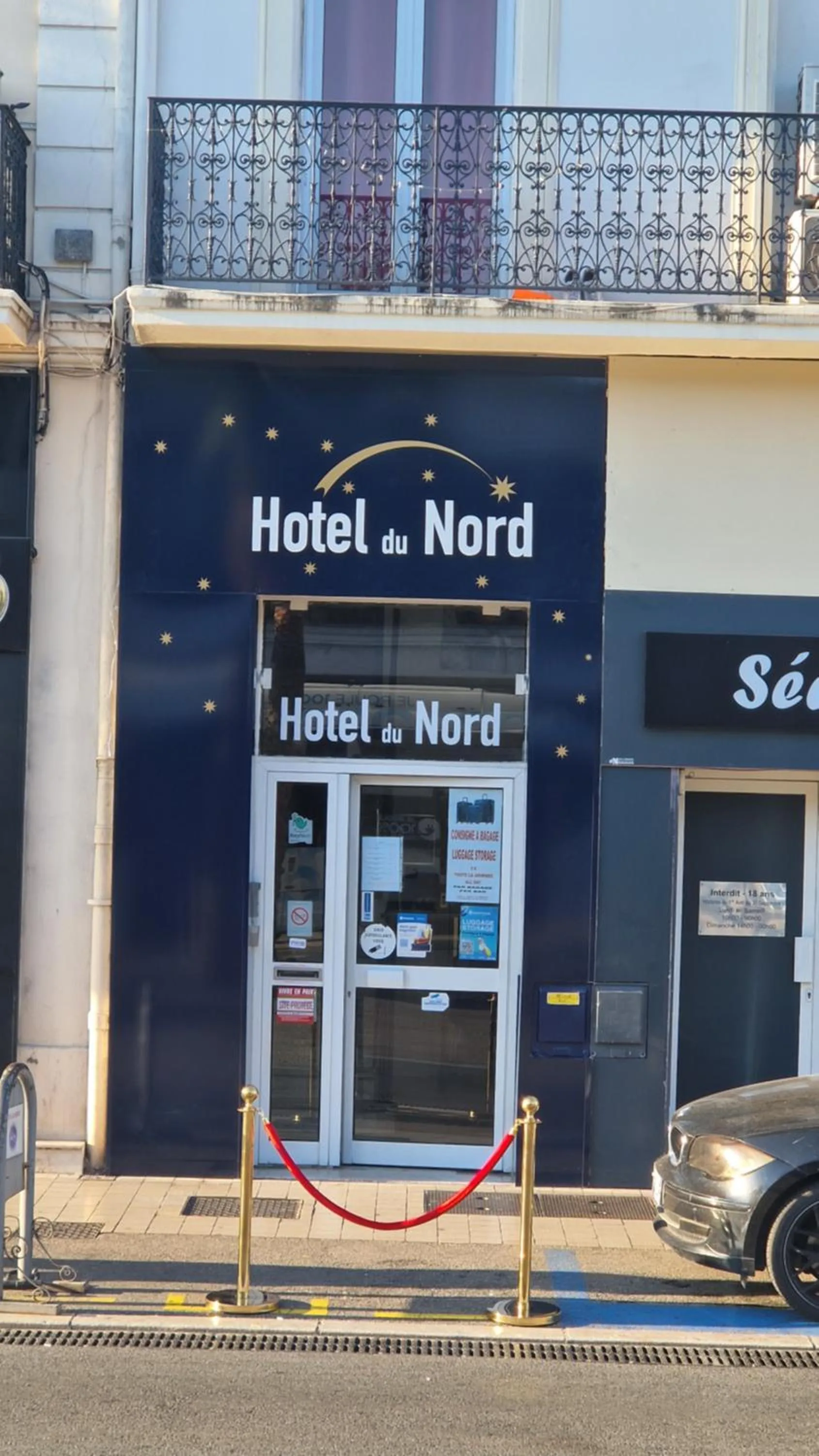 Facade/entrance in Hôtel du Nord