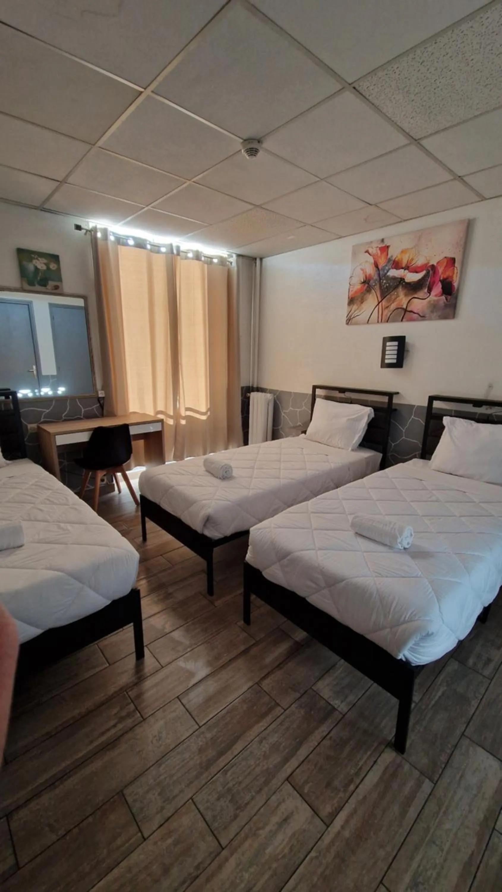 Bedroom, Bed in Hôtel du Nord