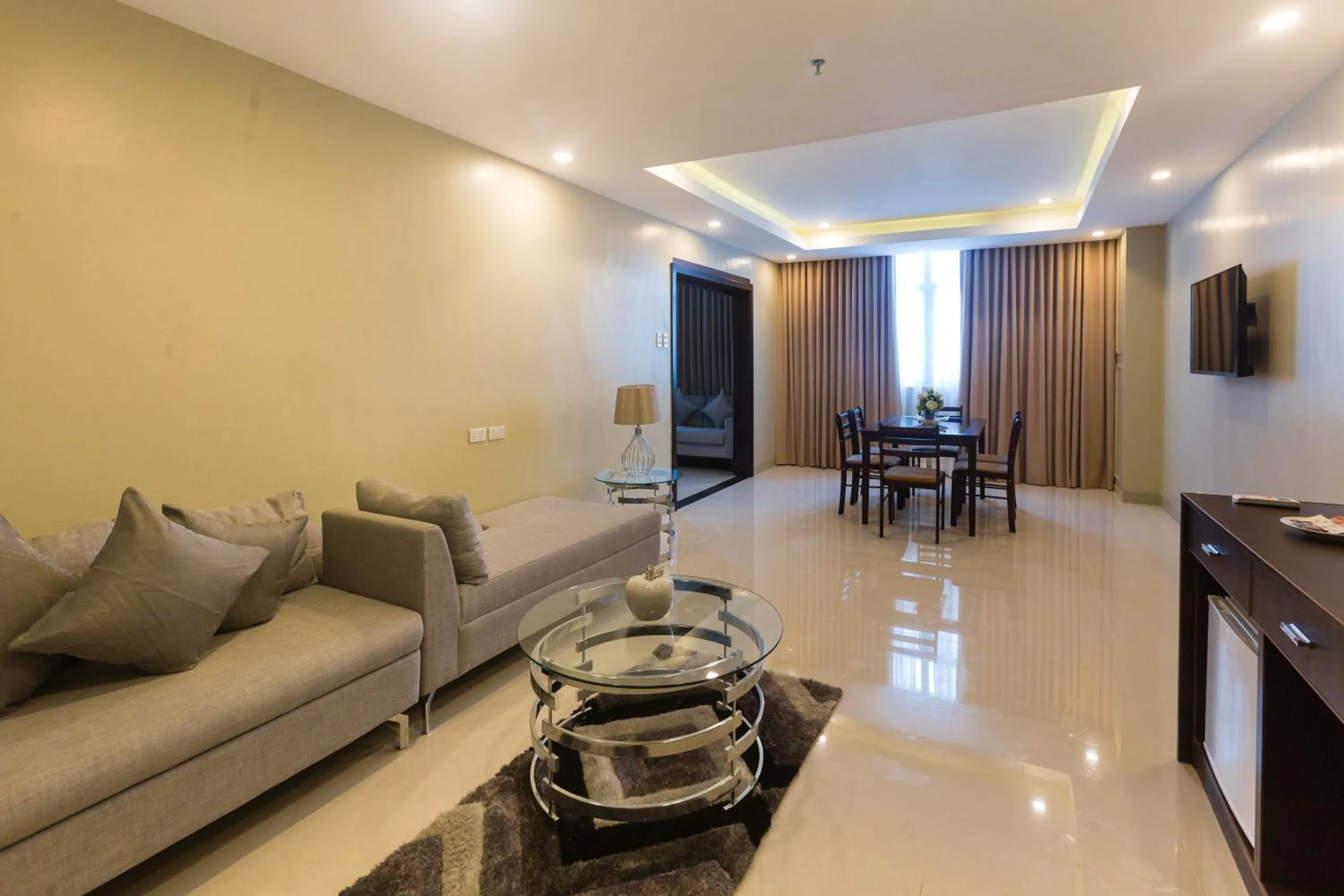 TV and multimedia in Iloilo Gateway Hotel and Suites