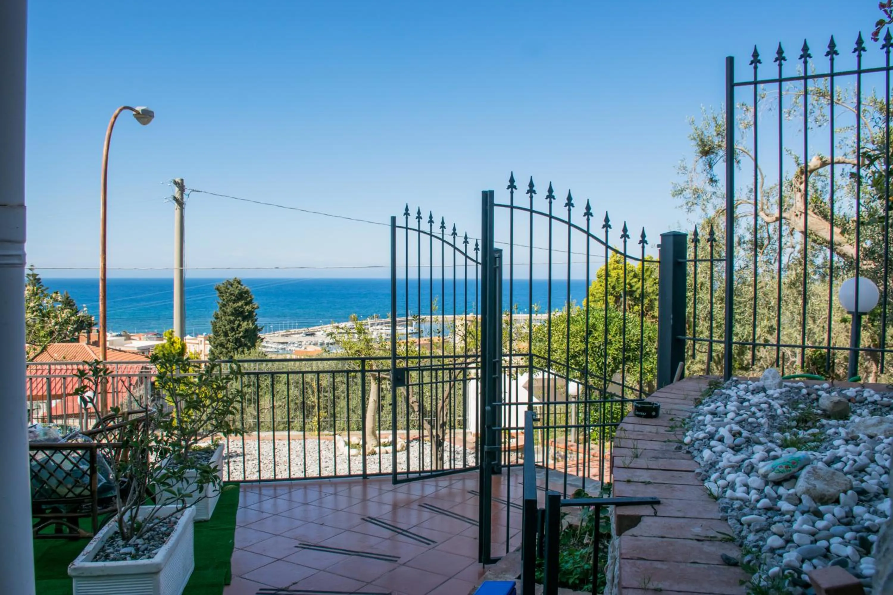 Property building in Benvenuti al Sud