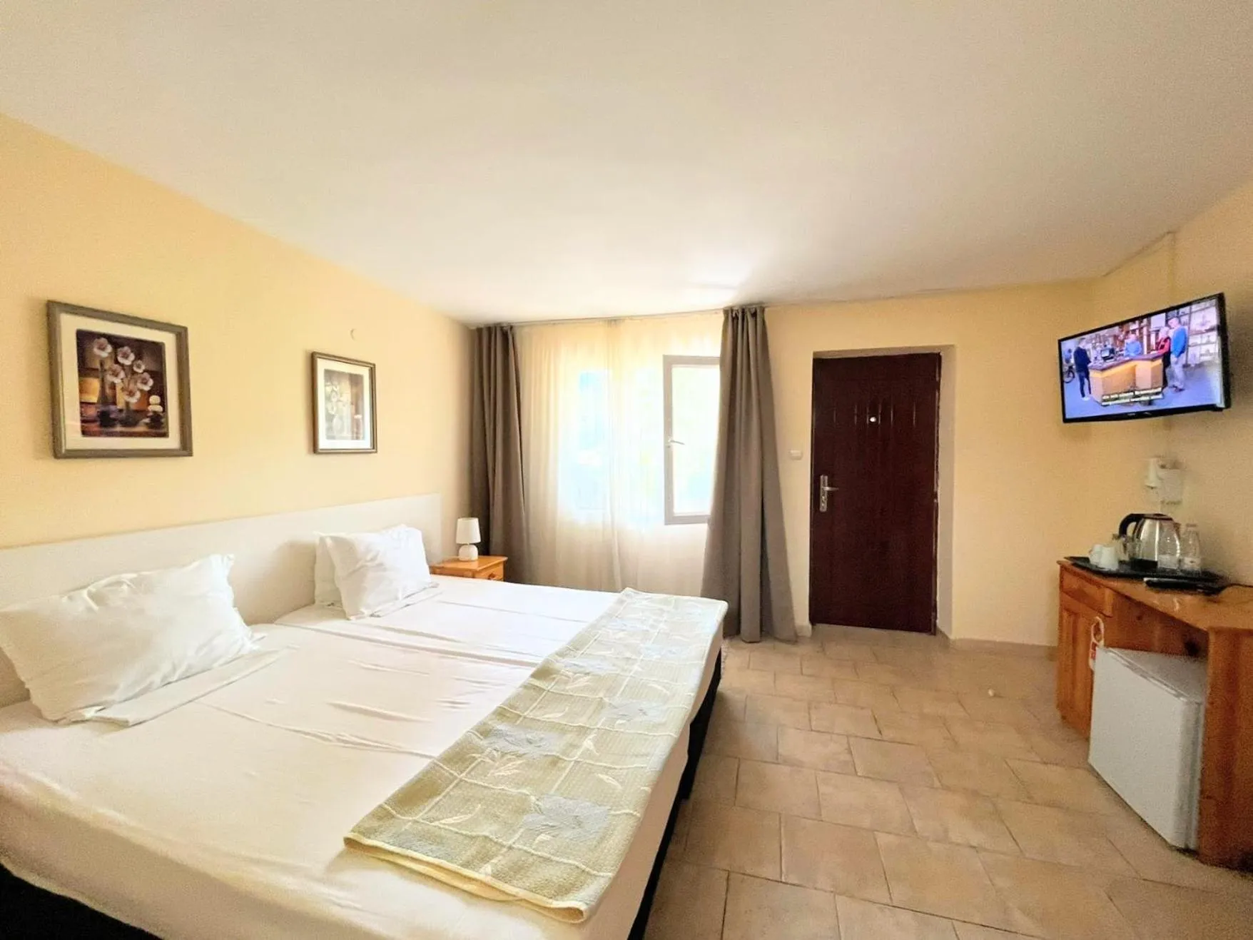 Photo of the whole room, Bed in Lotus Family Hotel - Free Parking