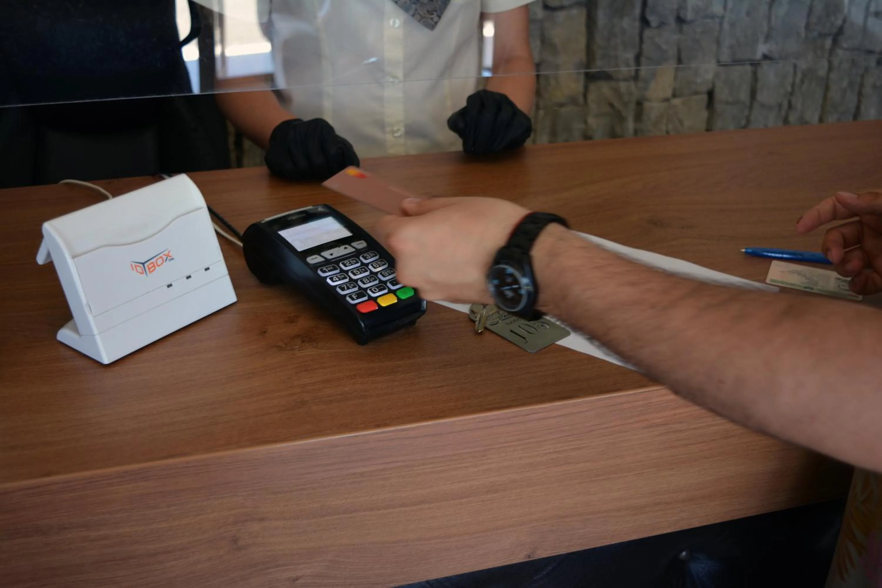 Day in Lotus Family Hotel - Free Parking