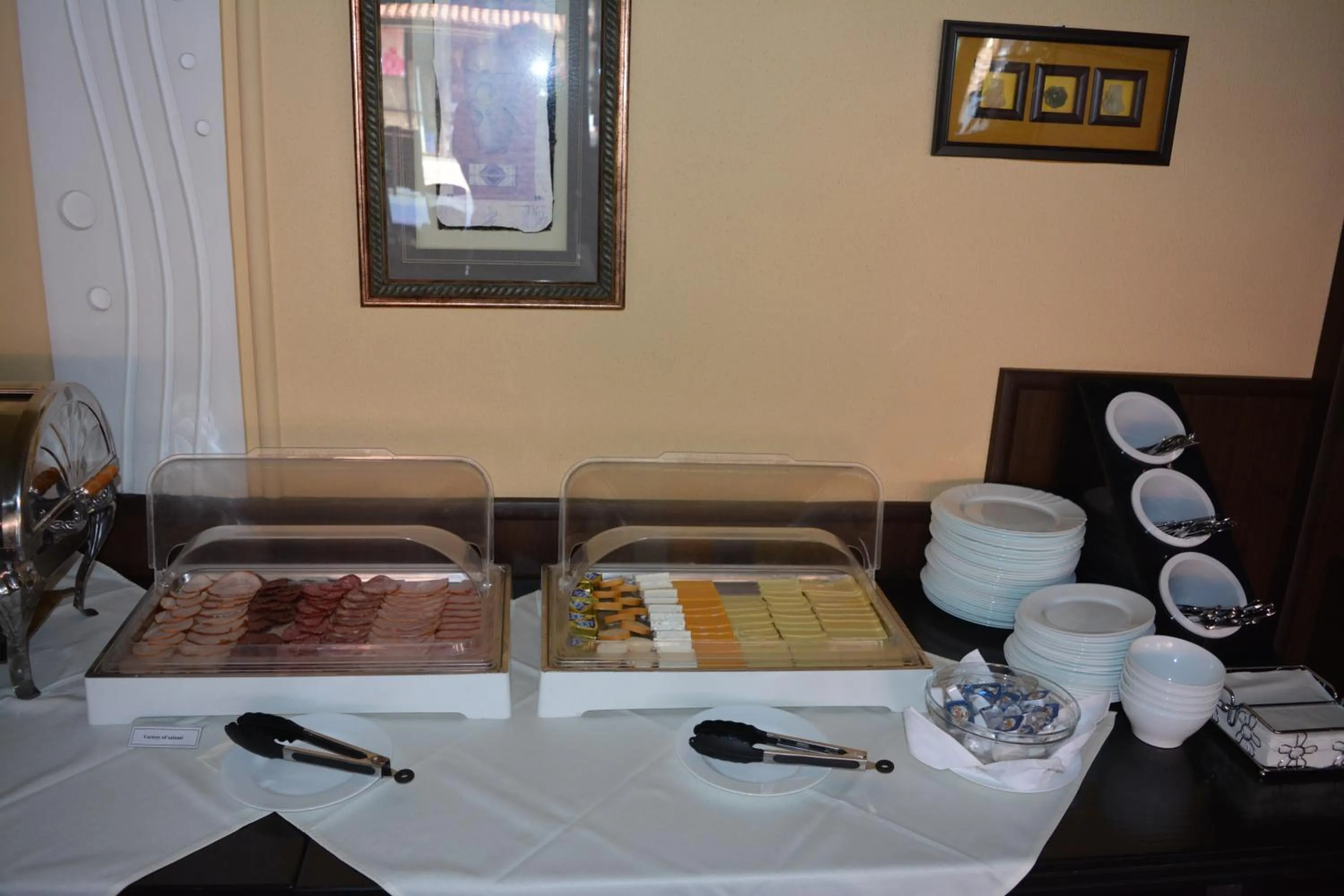 Restaurant/places to eat in Lotus Family Hotel - Free Parking