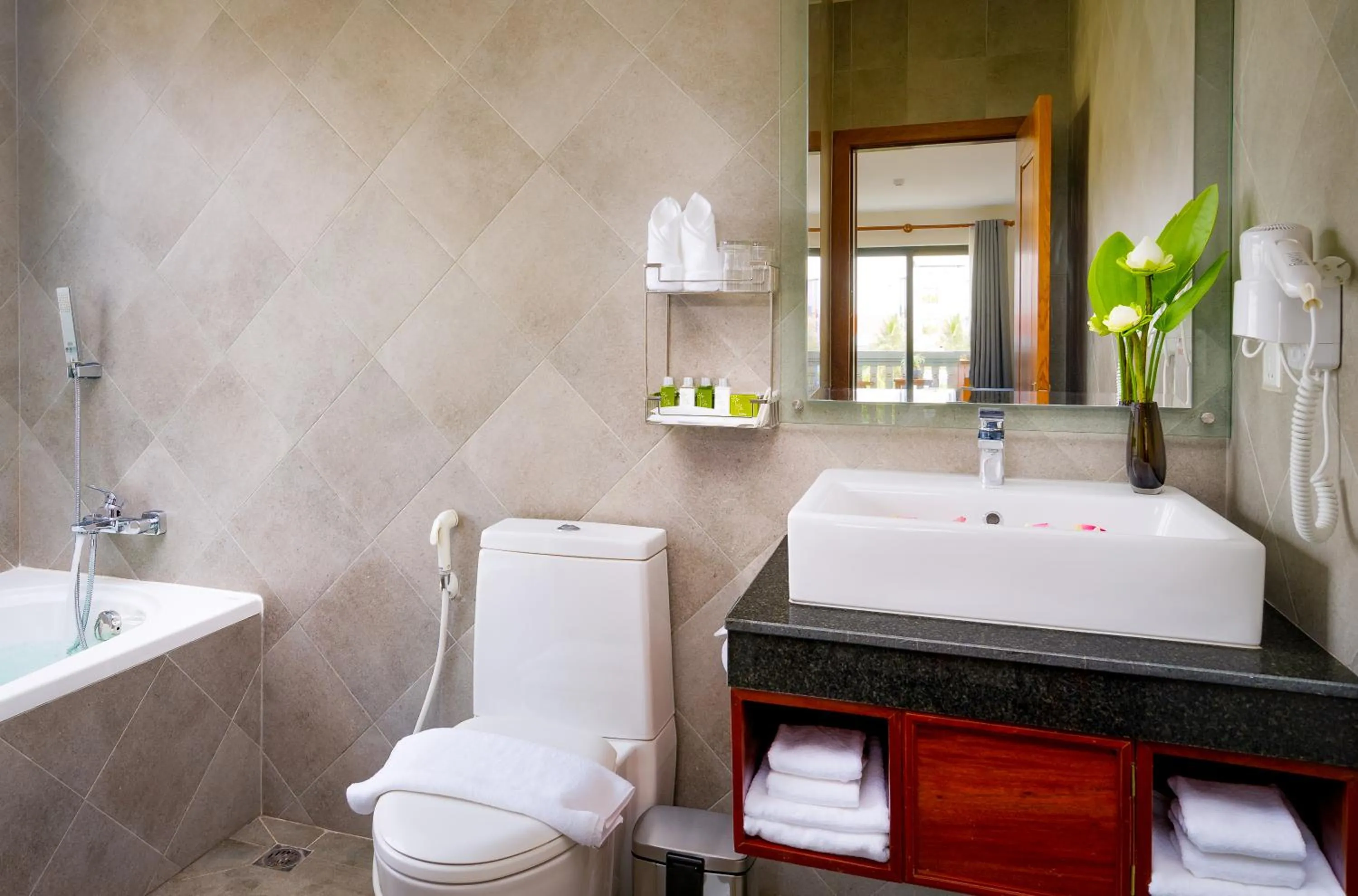 Shower in Mony Reach Angkor Hotel