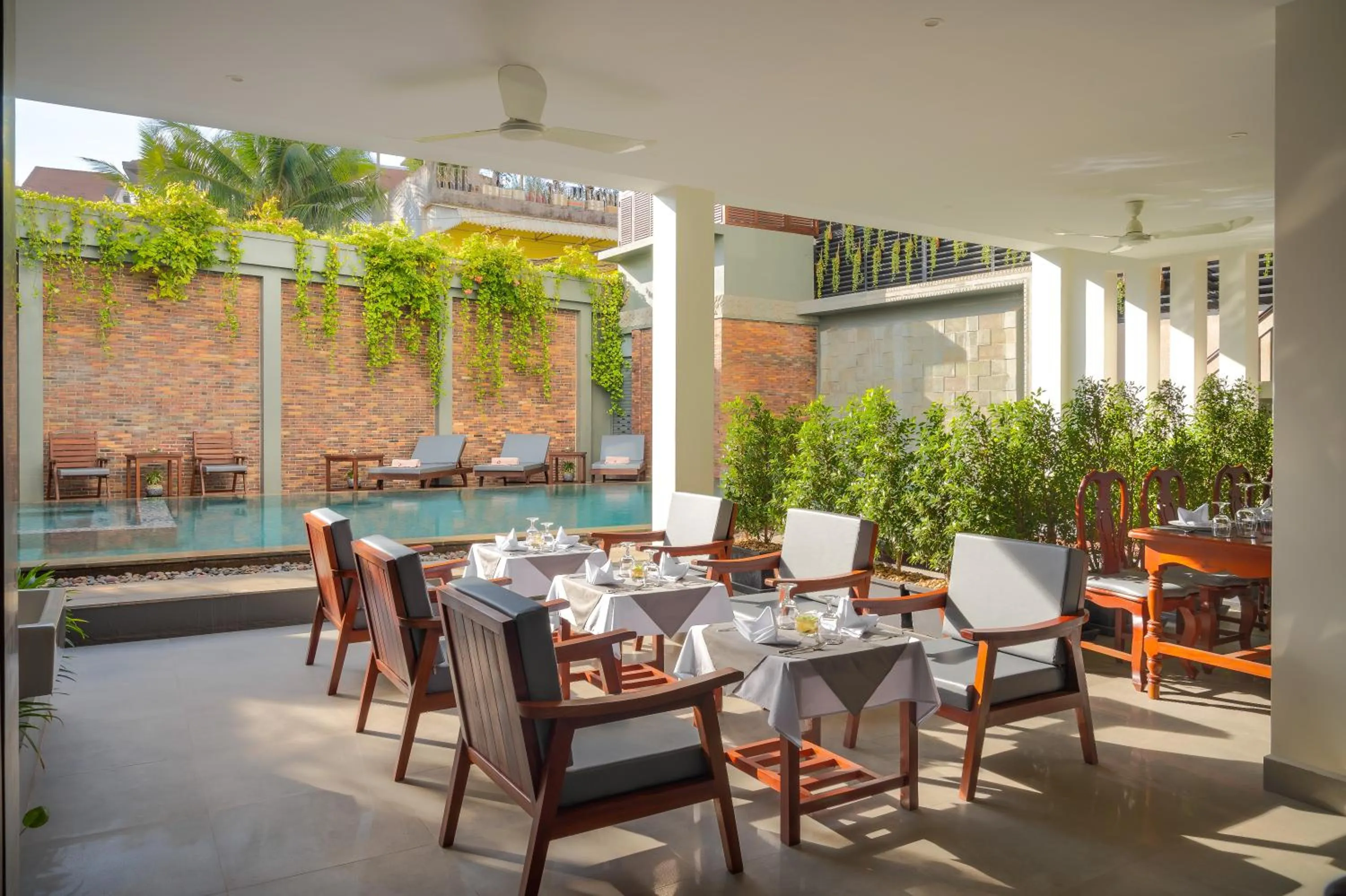 Restaurant/places to eat in Mony Reach Angkor Hotel