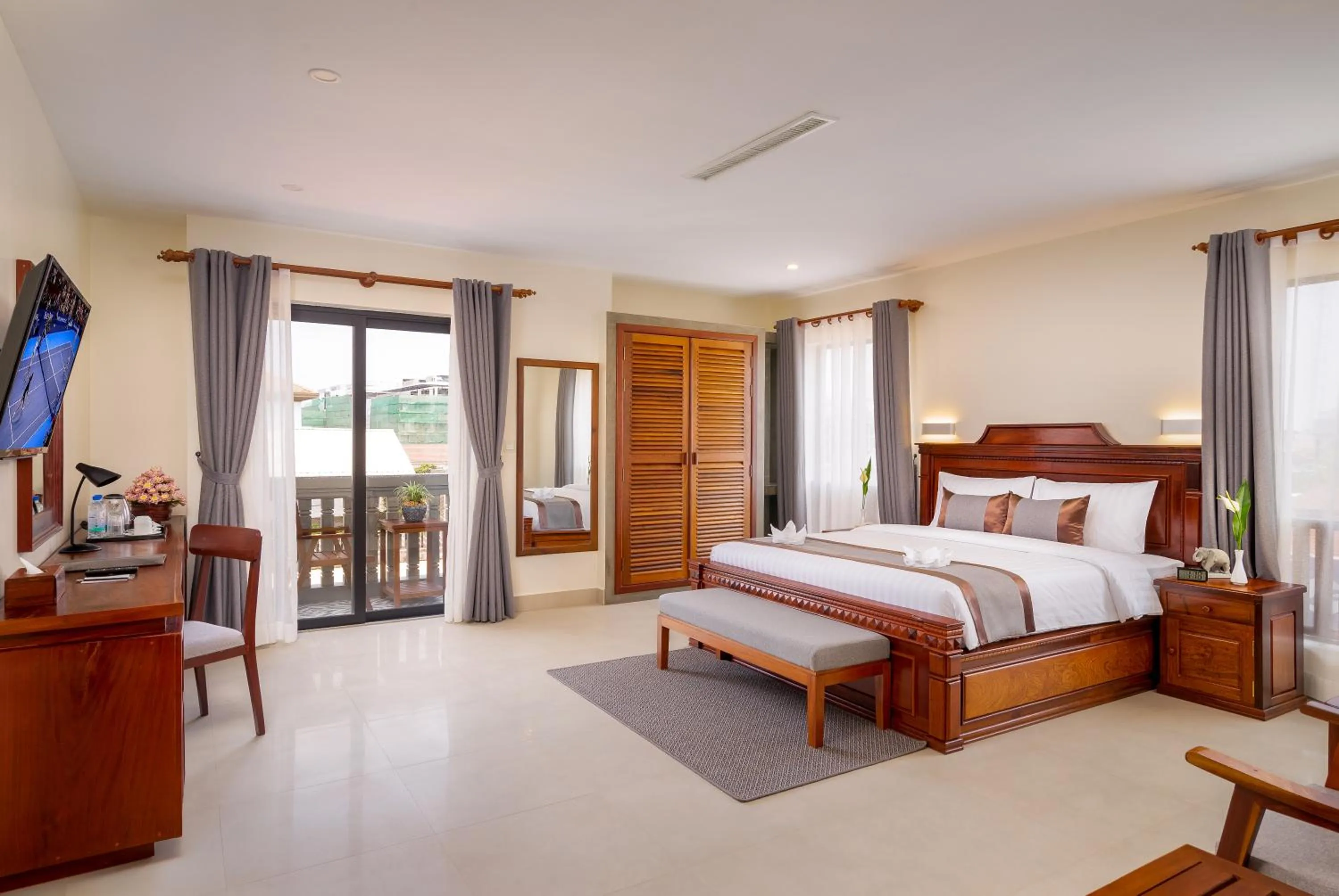 Bed in Mony Reach Angkor Hotel